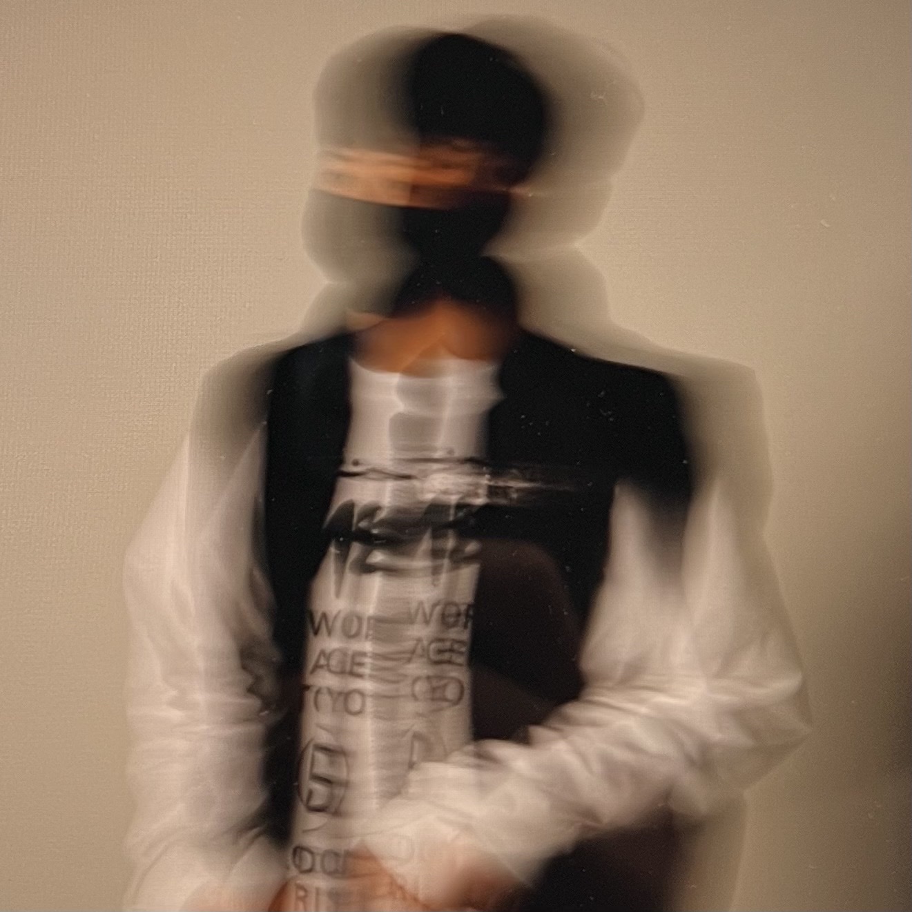 Stussy World Tour LS T-Shirt White, Nike Air Force 1 '07 Low Triple Black 착용 스타일 - 1