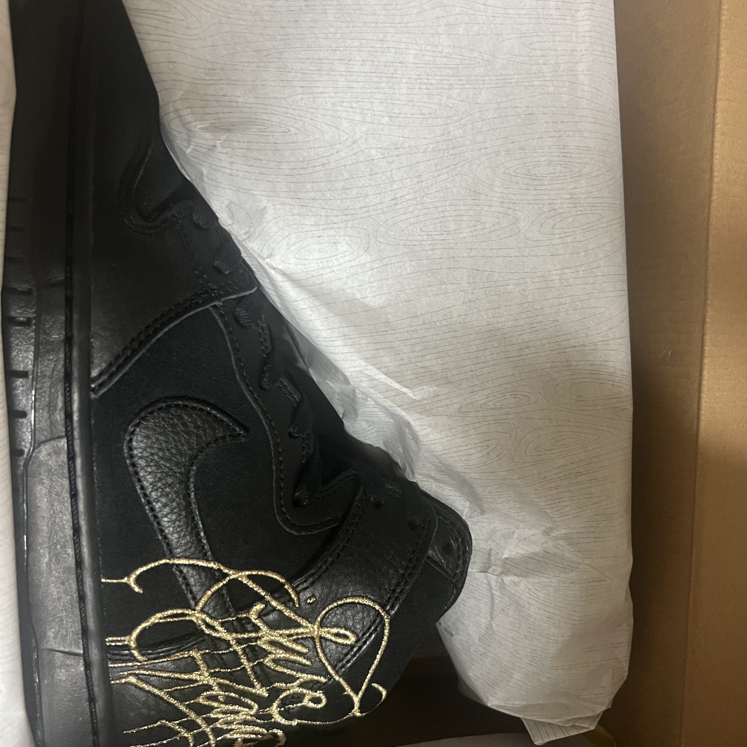 Nike x Faust SB Dunk High Pro QS Black and Metallic Gold 착용 스타일