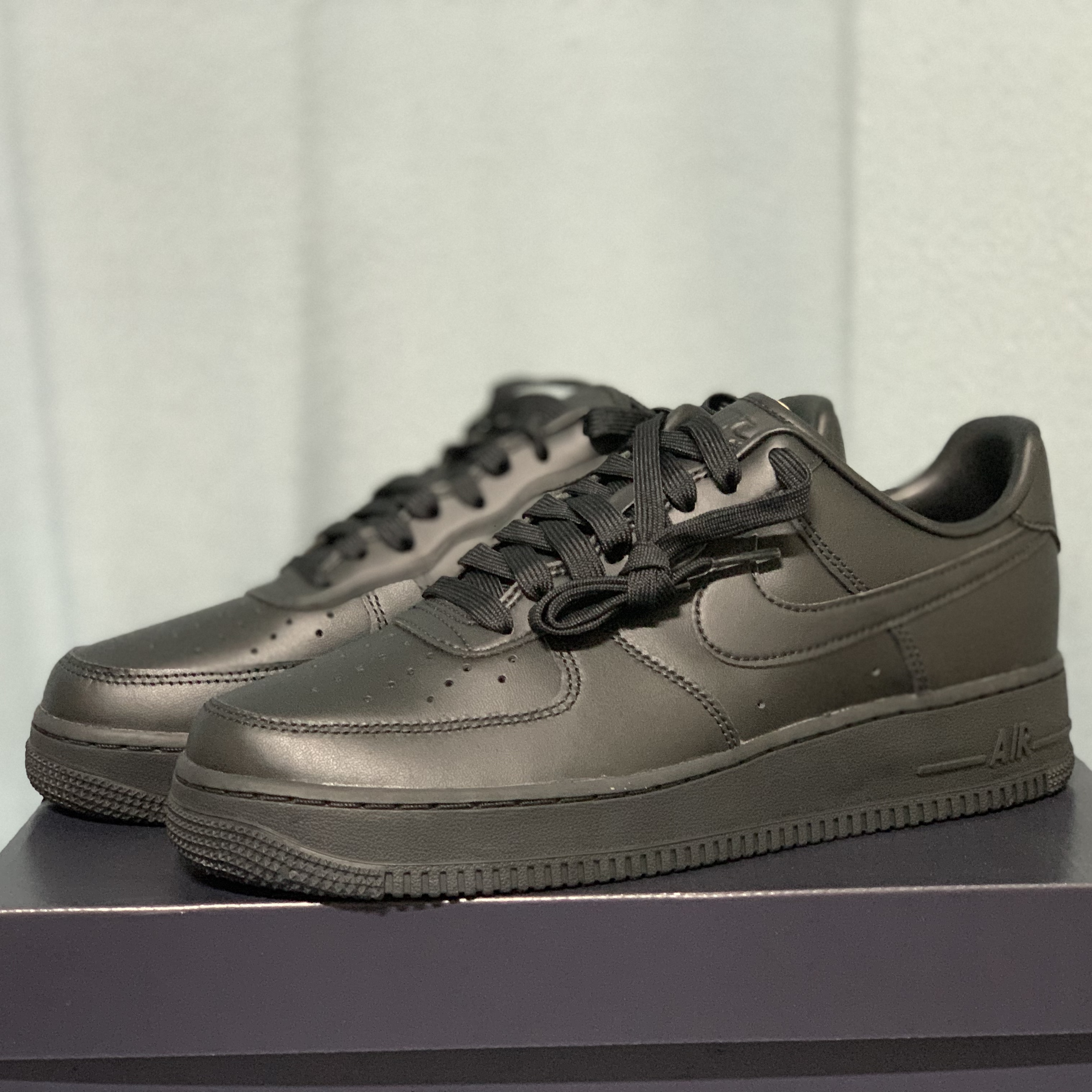 Nike Air Force 1 '07 Fresh Black 착용 스타일 - 2