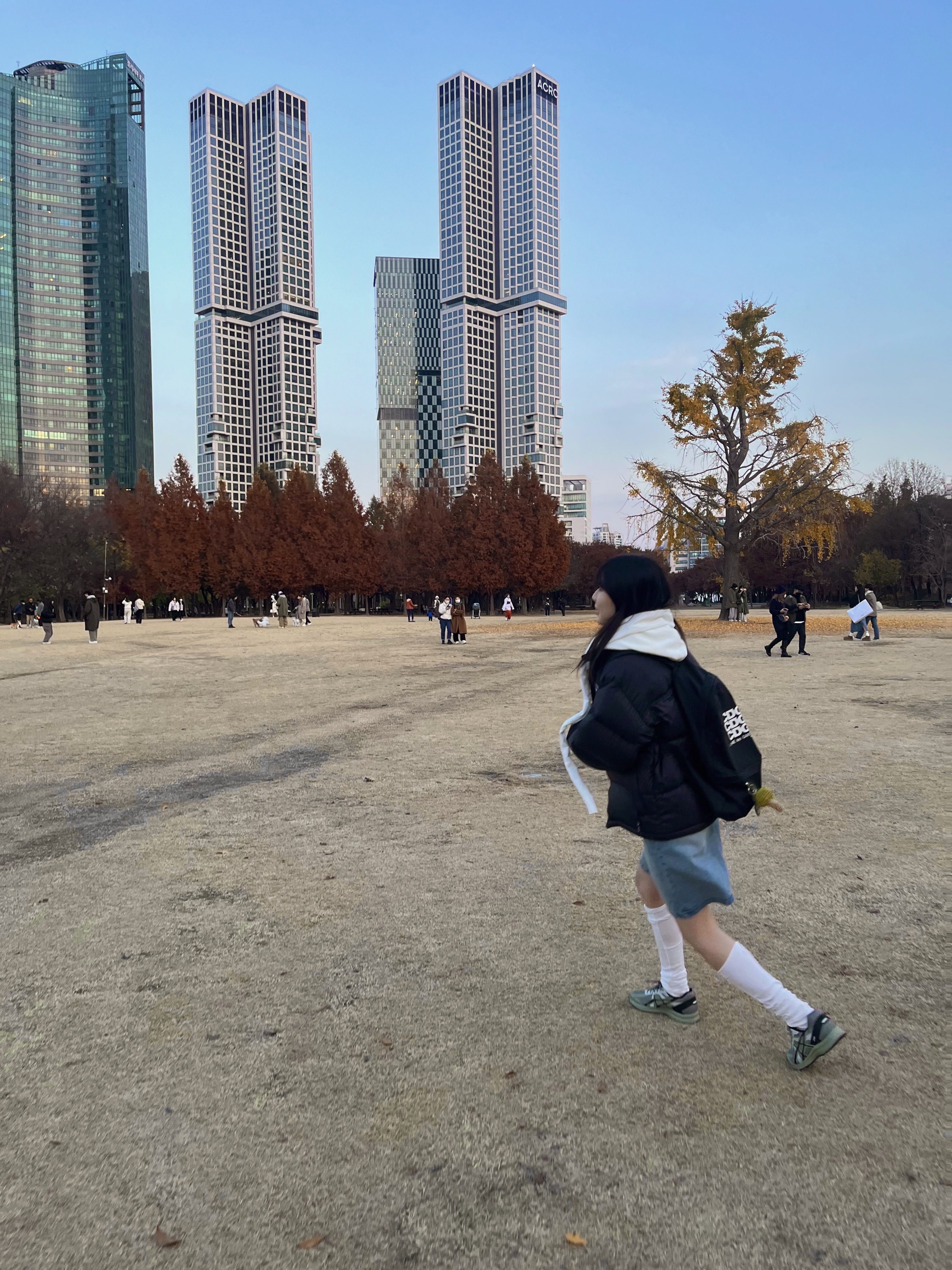 CDG Backpack Black, The North Face 1996 Eco Nuptse Jacket Black 착용 스타일 - 3