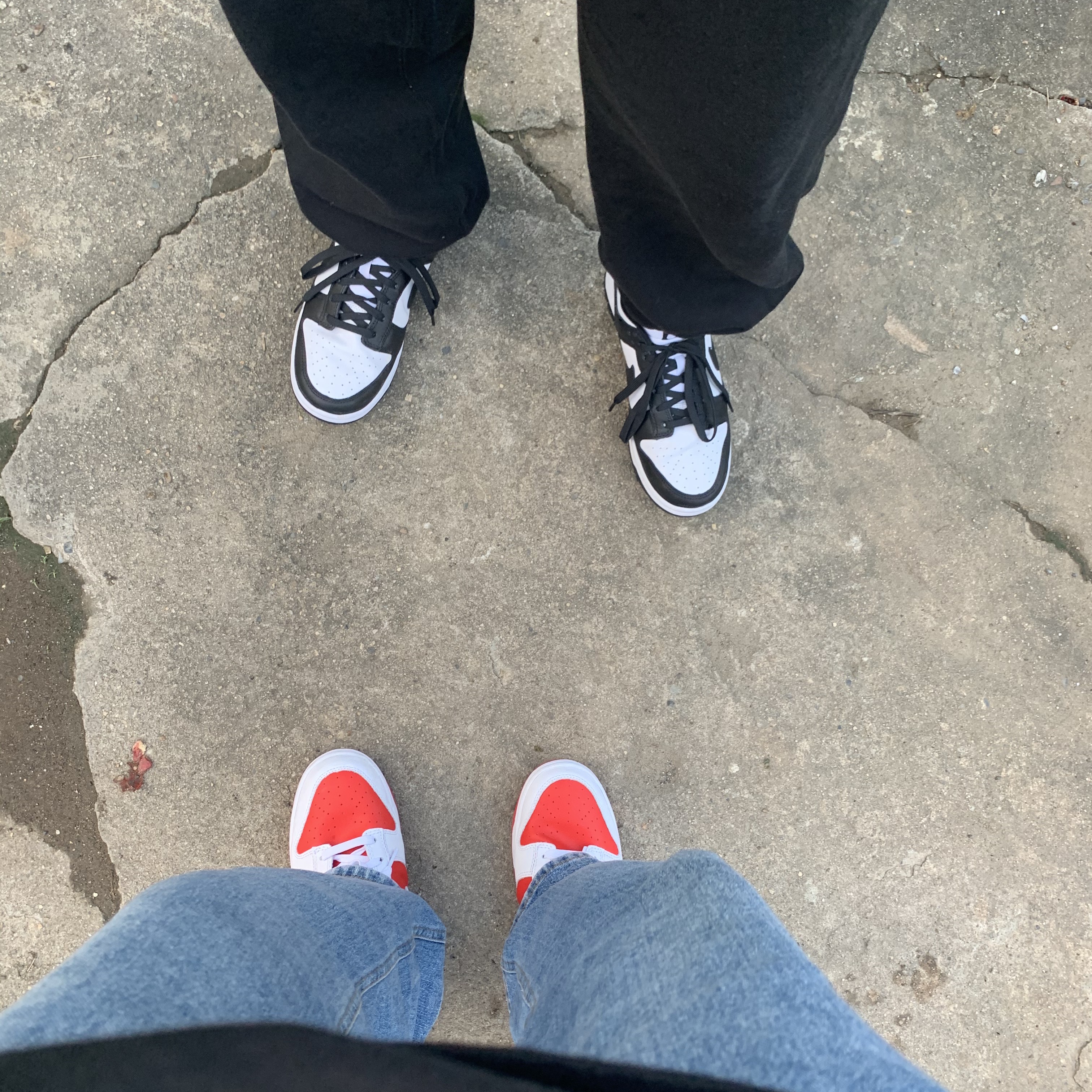 Nike Dunk Low Retro Black, Nike Dunk Low Retro Championship Red 착용 스타일