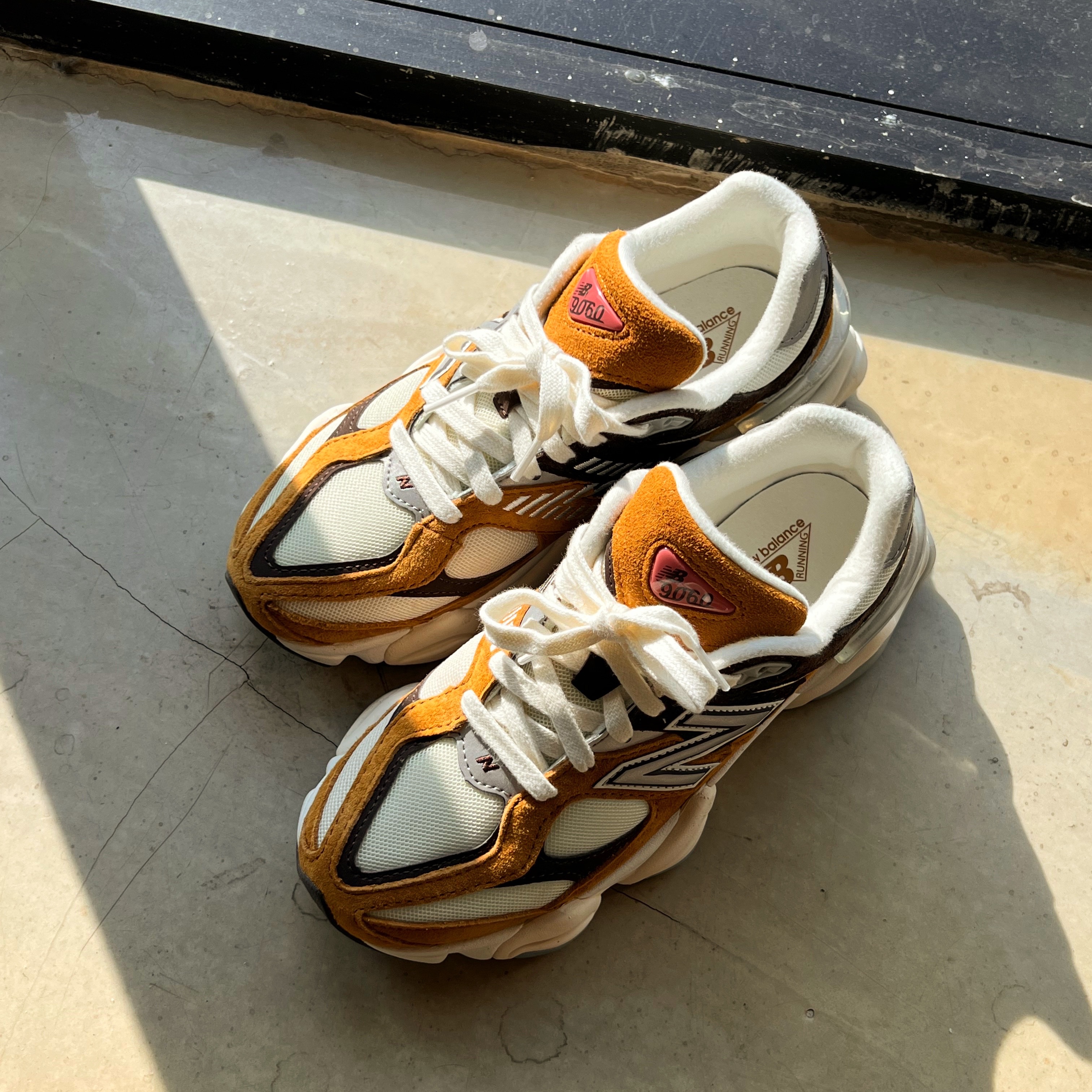 New Balance 9060 Workwear 착용 스타일 - 2
