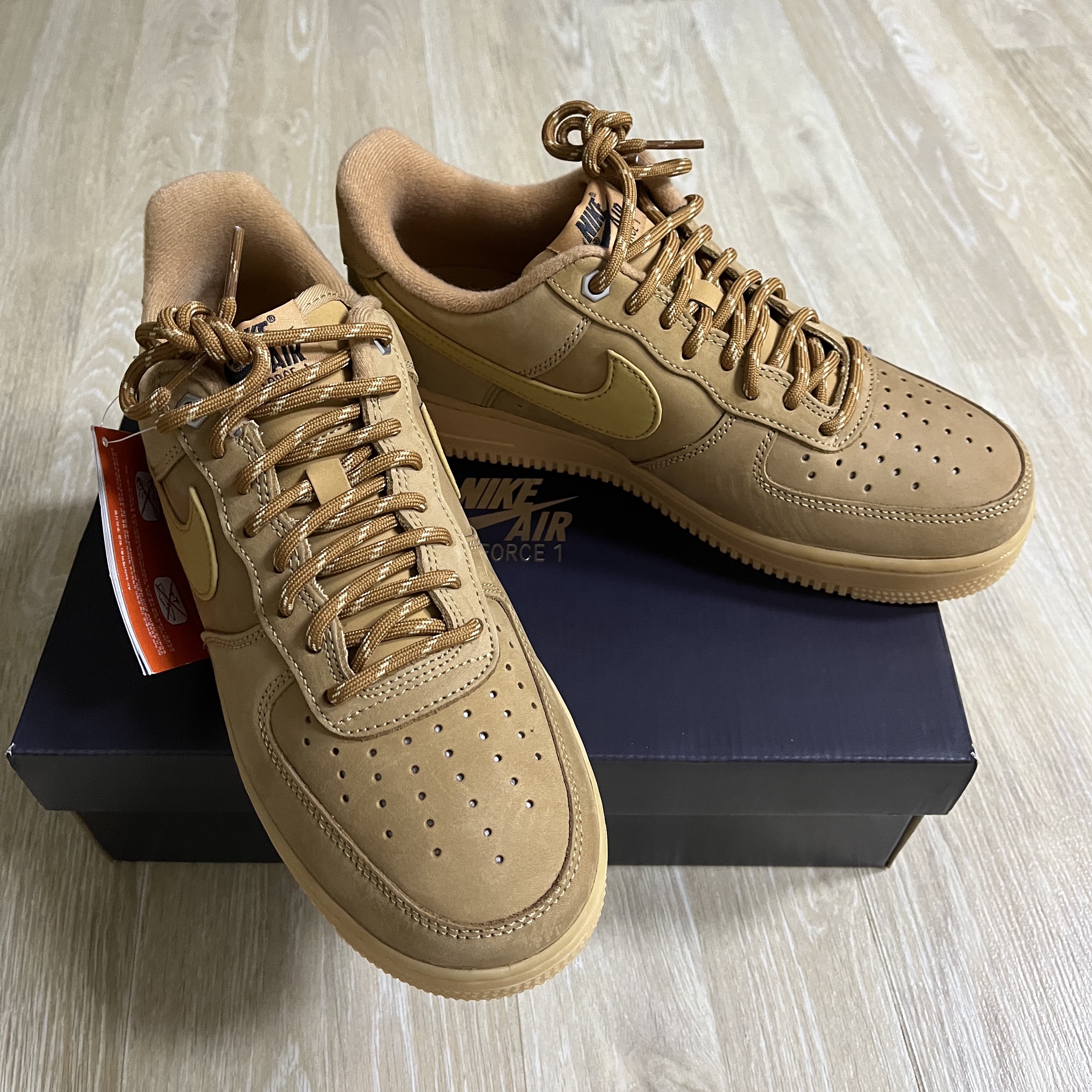 Nike Air Force 1 '07 WB Flax 착용 스타일
