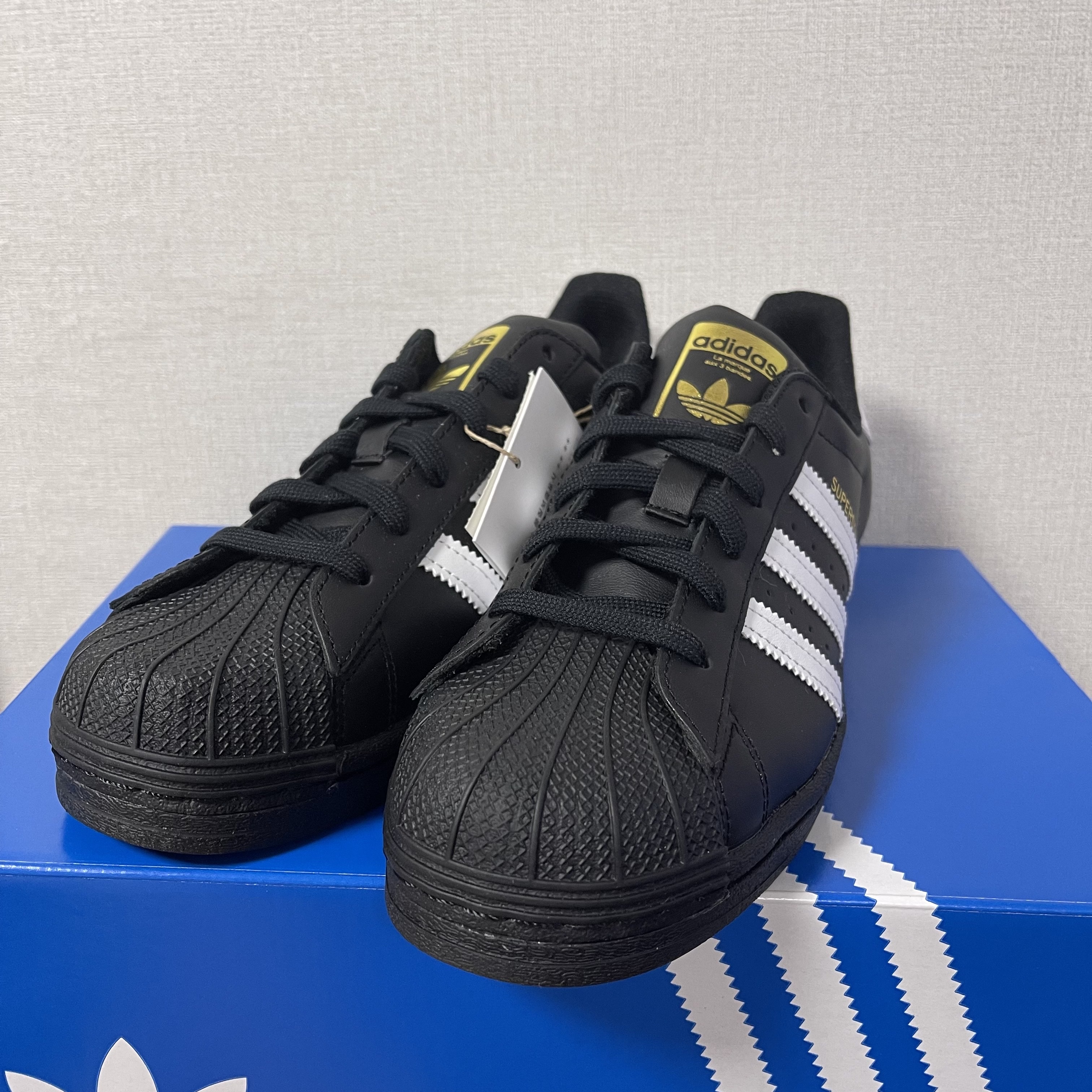 Adidas Superstar Core Black White, (J) Adidas Superstar Black White 착용 스타일 - 1