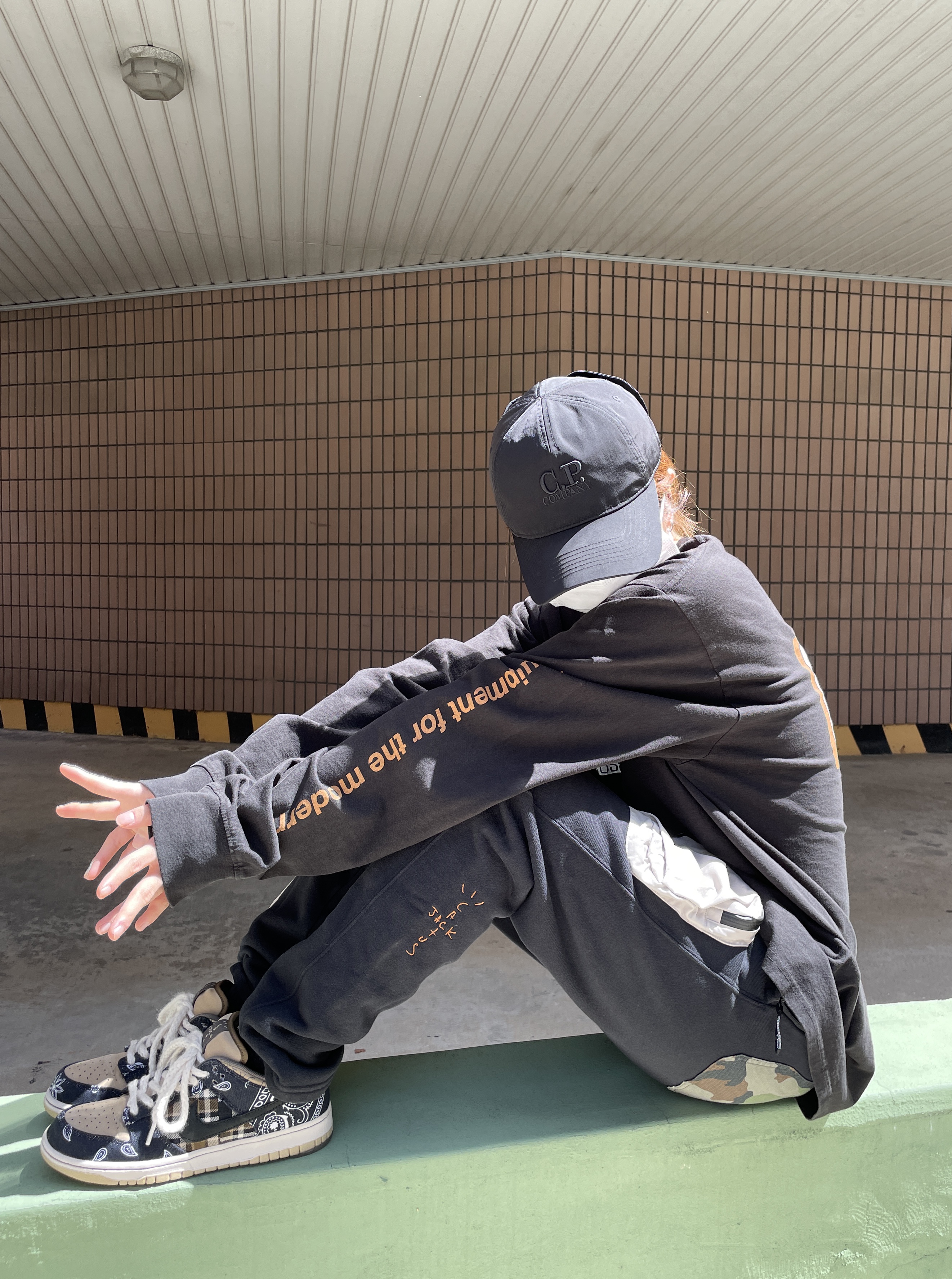 C.P. Company Gabardine Goggle Cap Black - 22SS, Nike x Travis Scott SB Dunk Low 착용 스타일 - 1