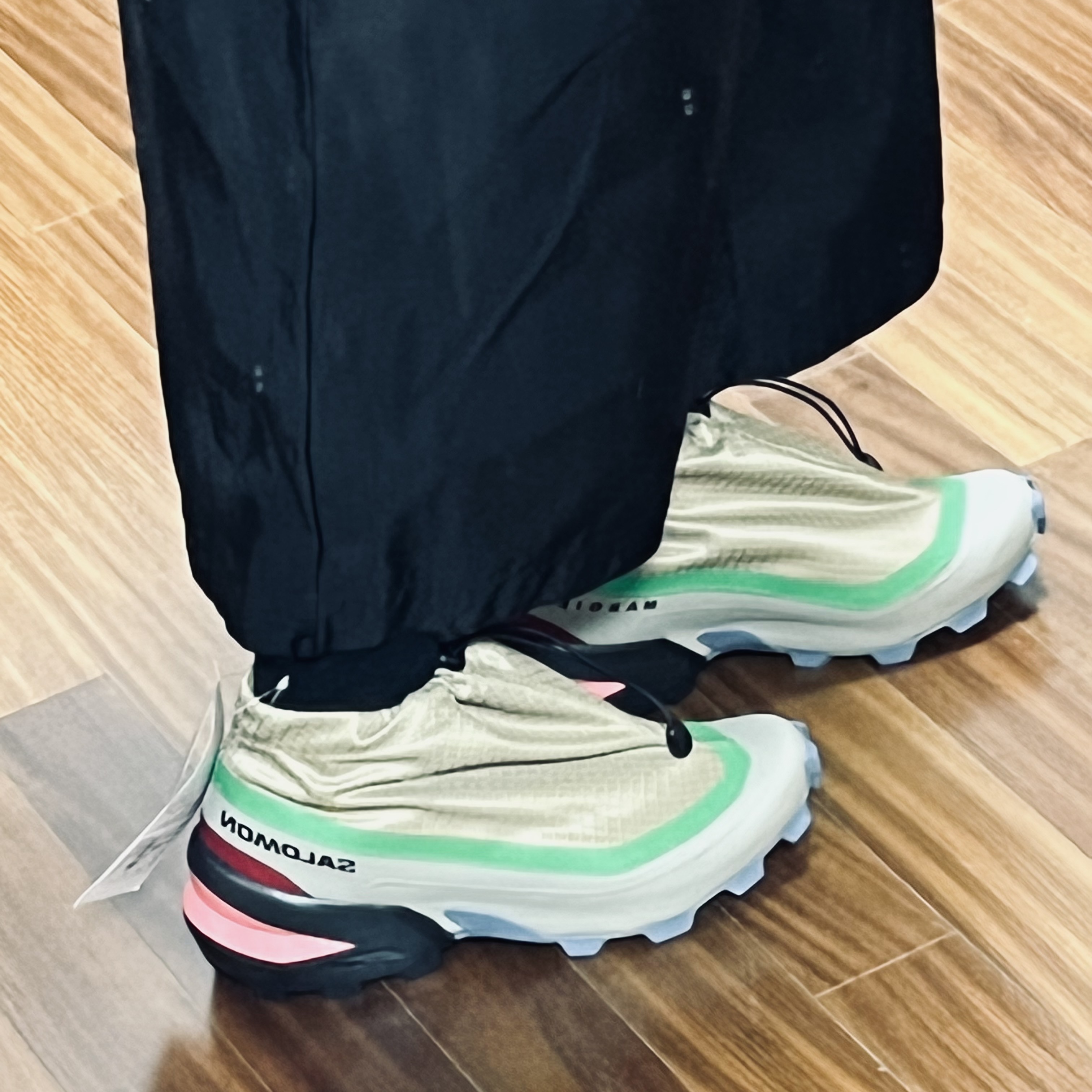 Salomon x MM6 Maison Margiela Cross Low Kelp Vintage Khaki 착용 스타일 - 2