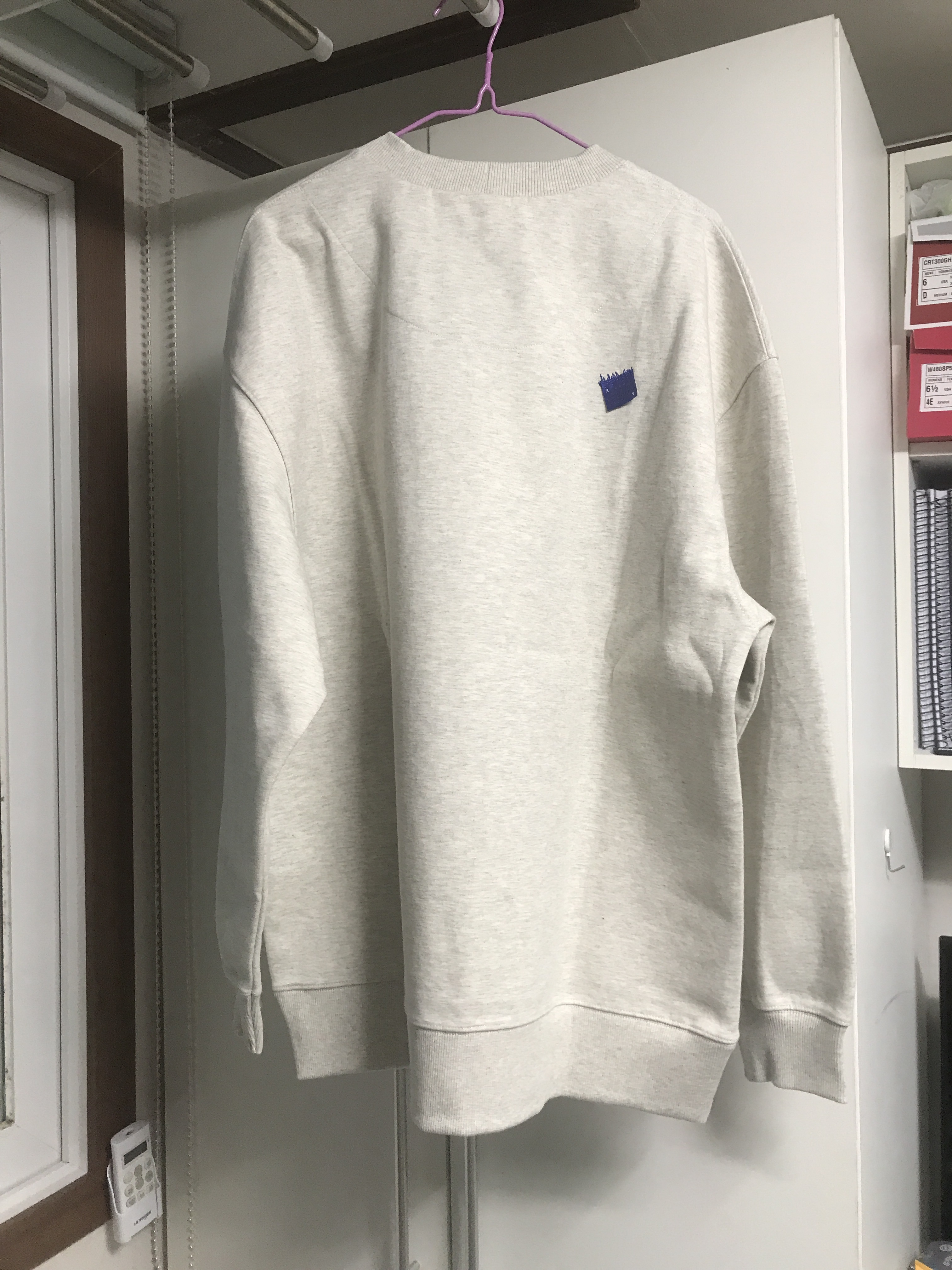 Zara x Ader Error Alphabet Sweatshirt Light Grey 착용 스타일 - 5