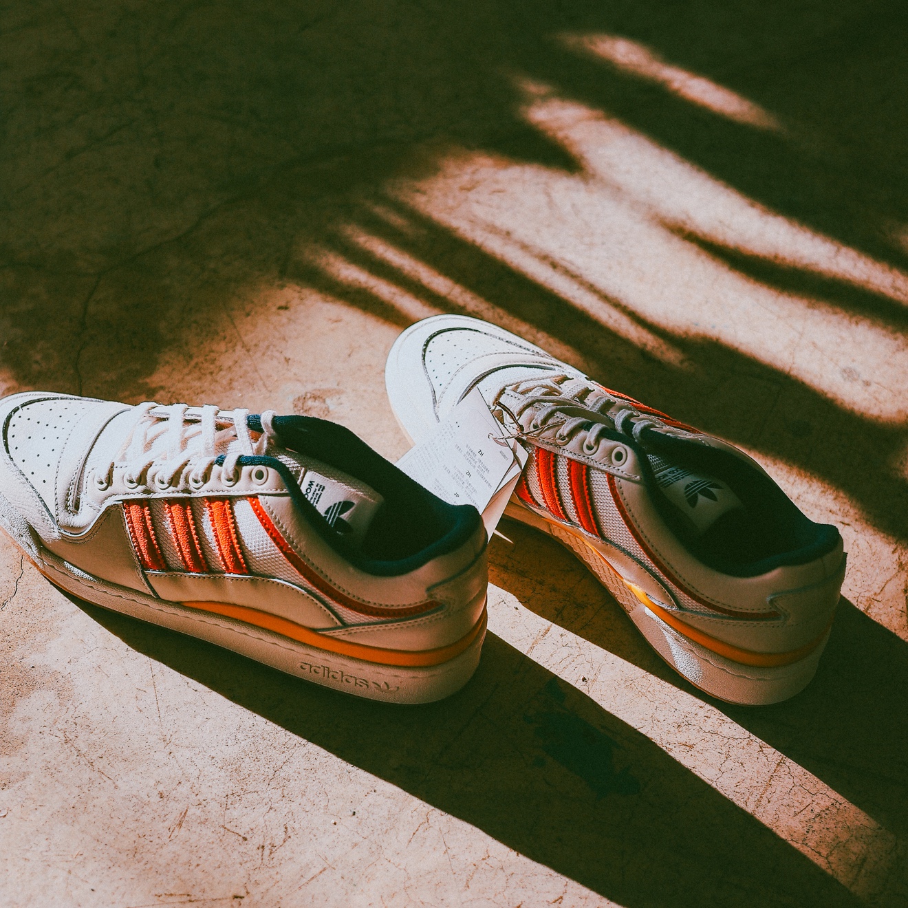 Adidas x Wood Wood Forum Low Red 착용 스타일