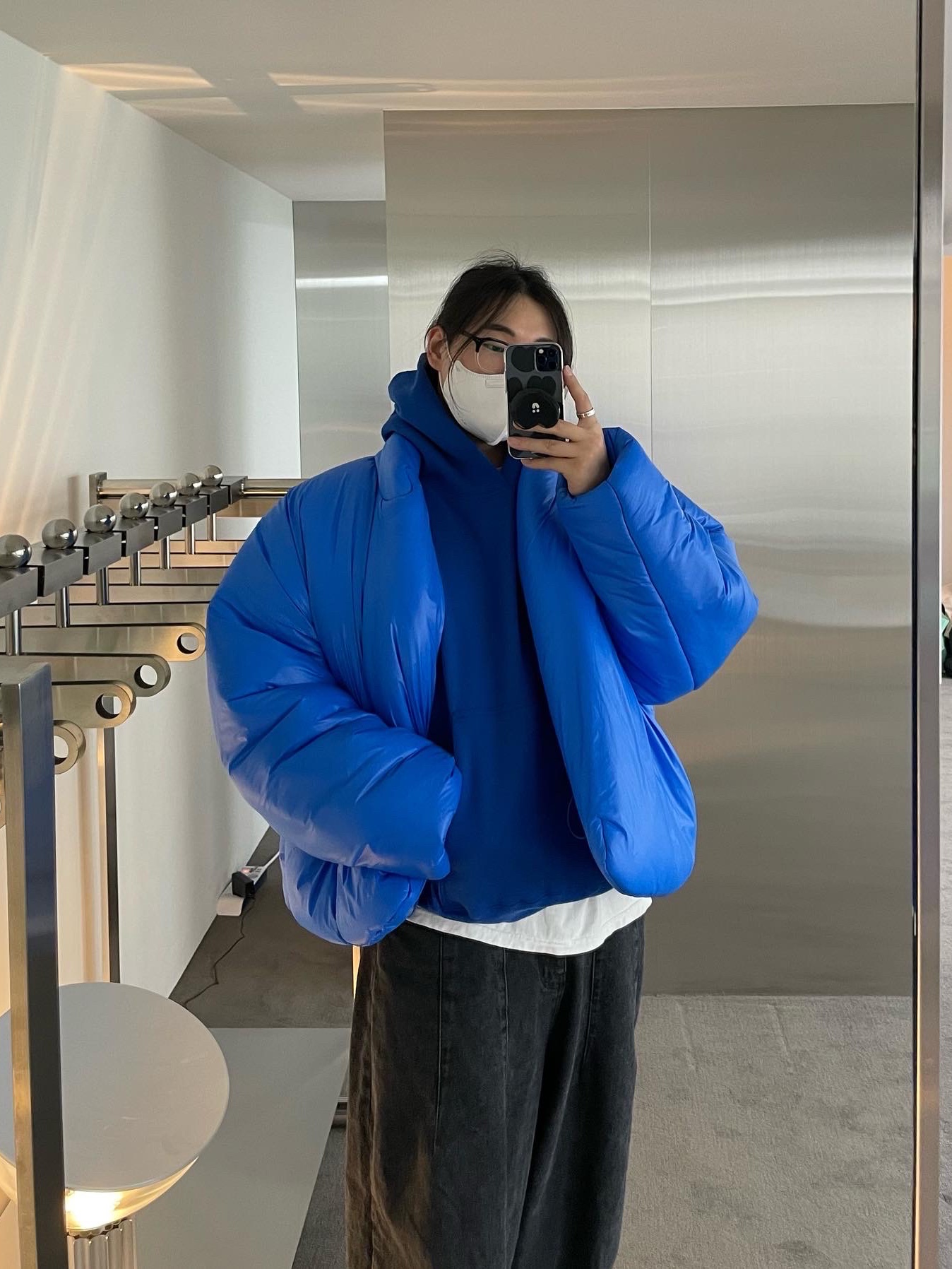 Yeezy Gap Round Jacket Blue, Adidas Yeezy 450 Cloud White 착용 스타일 - 3