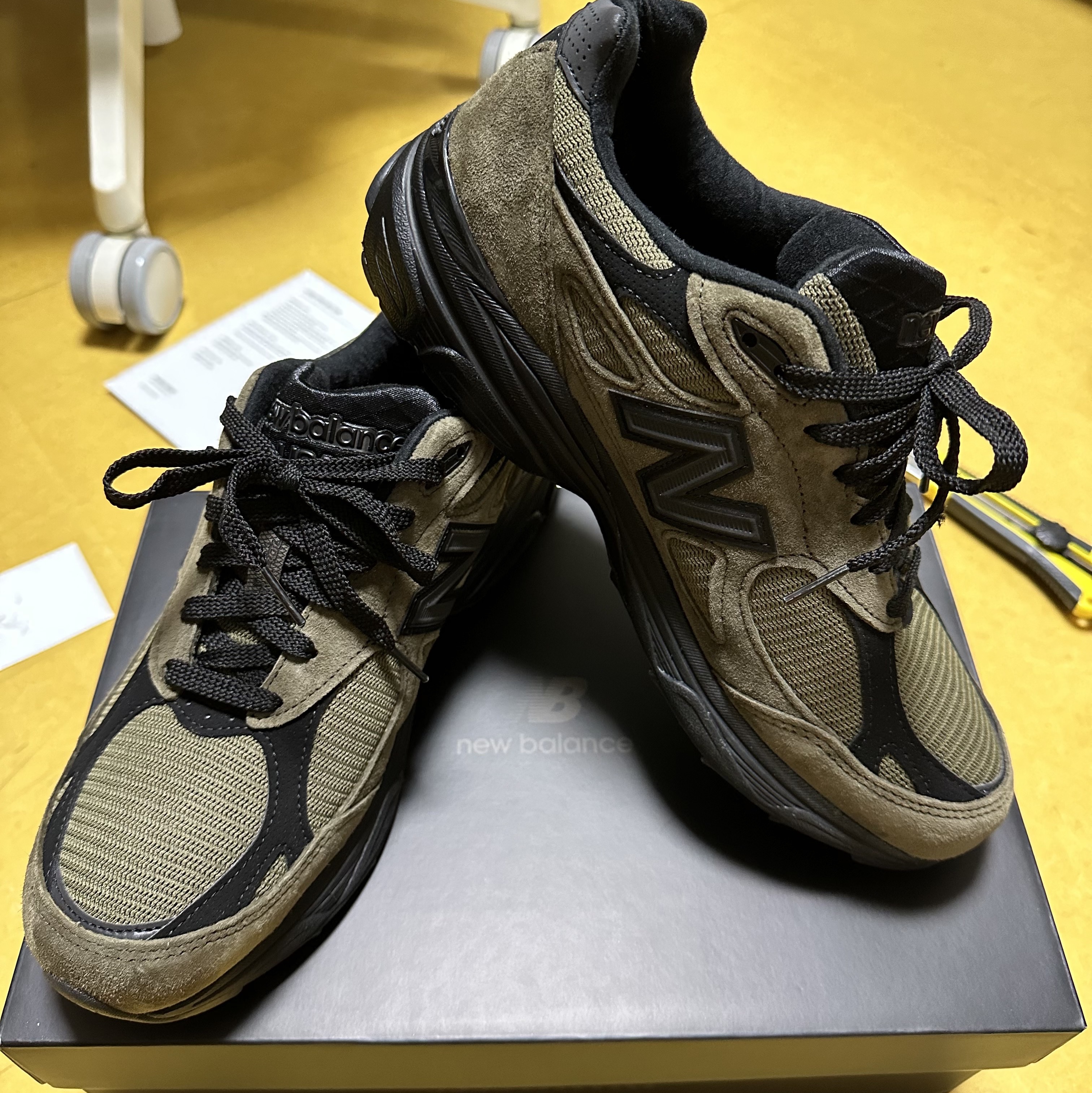 New Balance x JJJJound 990v3 Brown Black 착용 스타일 - 3