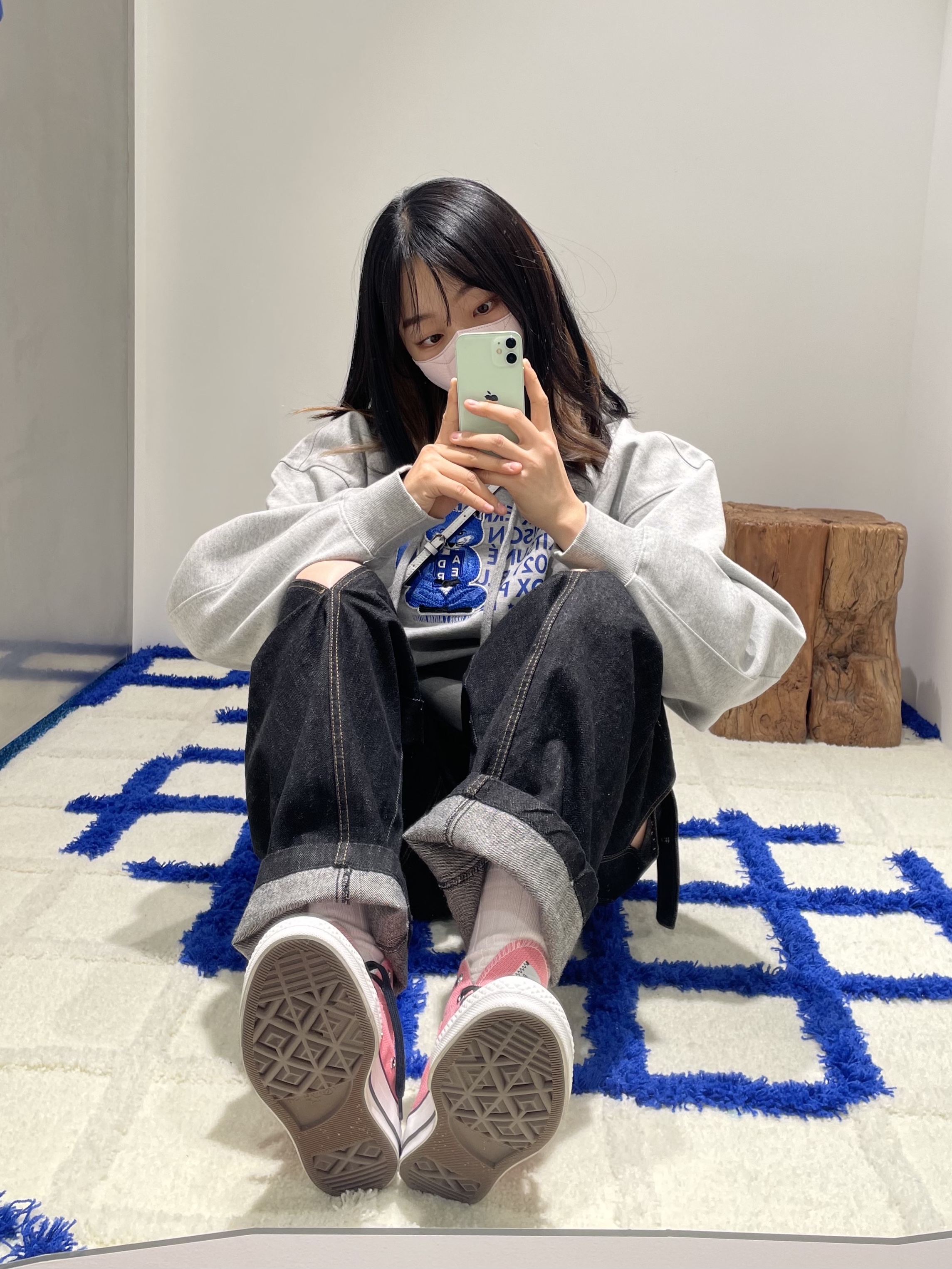 Converse x Stussy Chuck 70 High Plumeria, Maison Kitsune x Ader Error Meditation Fox Hoodie Grey 착용 스타일 - 2