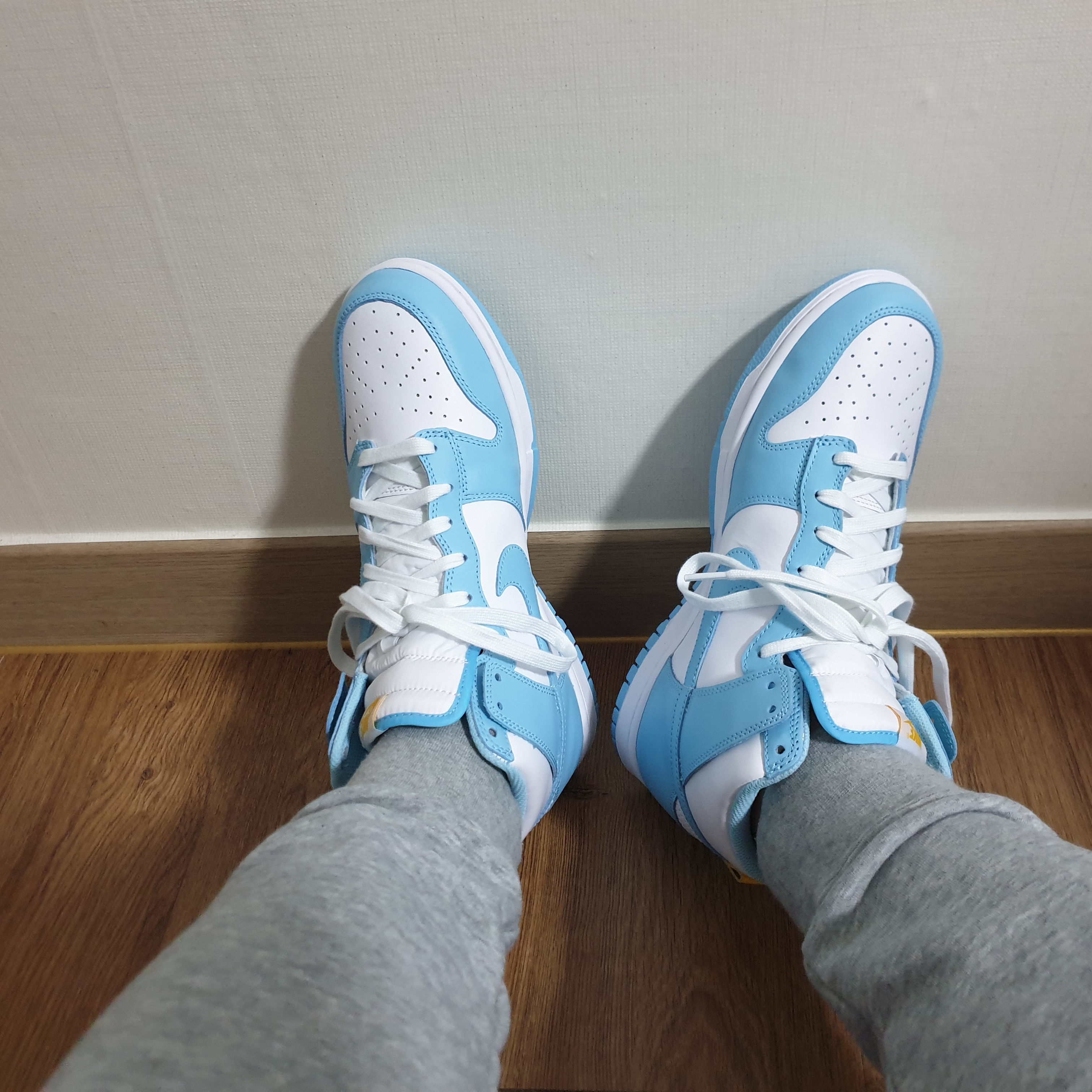 Nike Dunk High Retro Blue Chill 착용 스타일