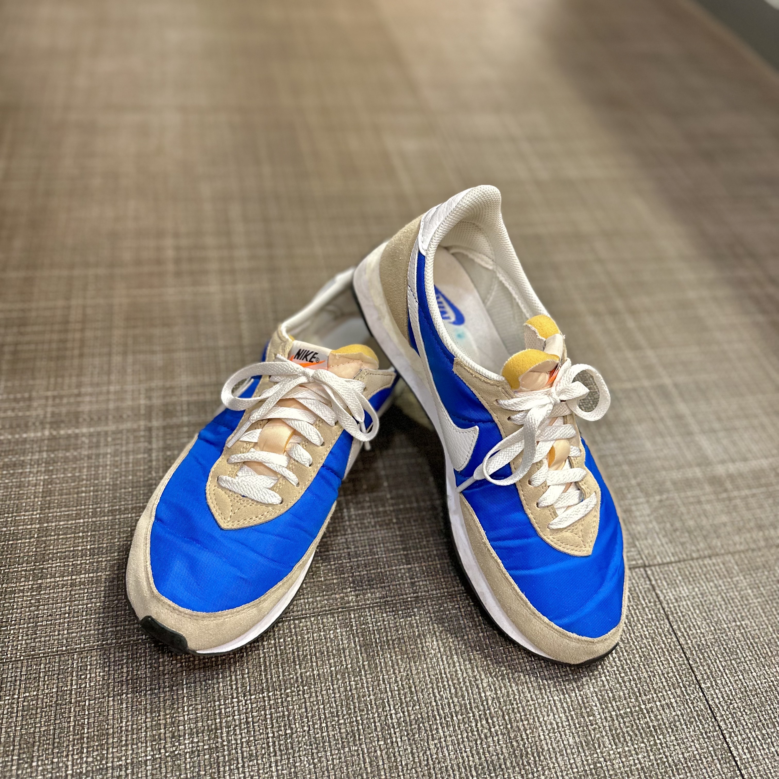 Nike Waffle Trainer 2 Hyper Royal Rattan 착용 스타일