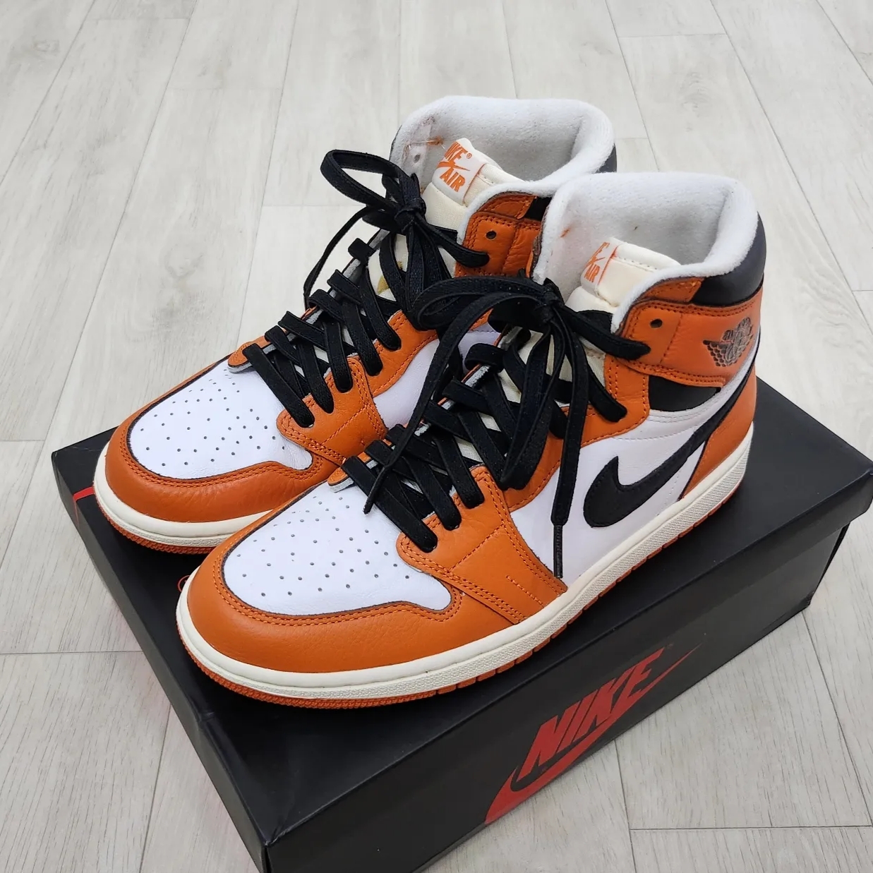 Jordan 1 Retro High OG Reverse Shattered Backboard, (W) Jordan 1 Retro High OG Starfish 착용 스타일 - 2