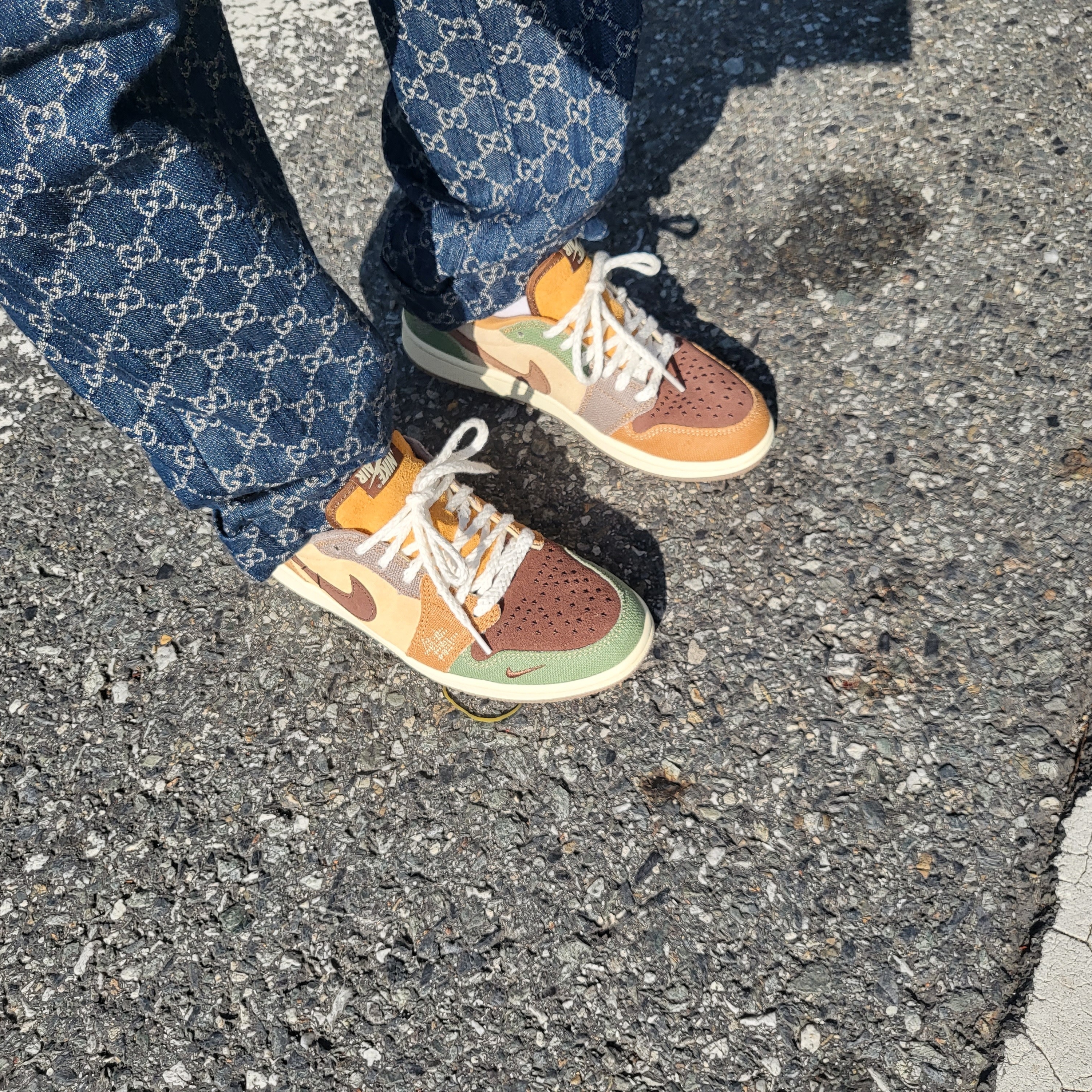Jordan 1 x Zion Williamson Retro Low OG Flax and Oil Green 착용 스타일 - 2
