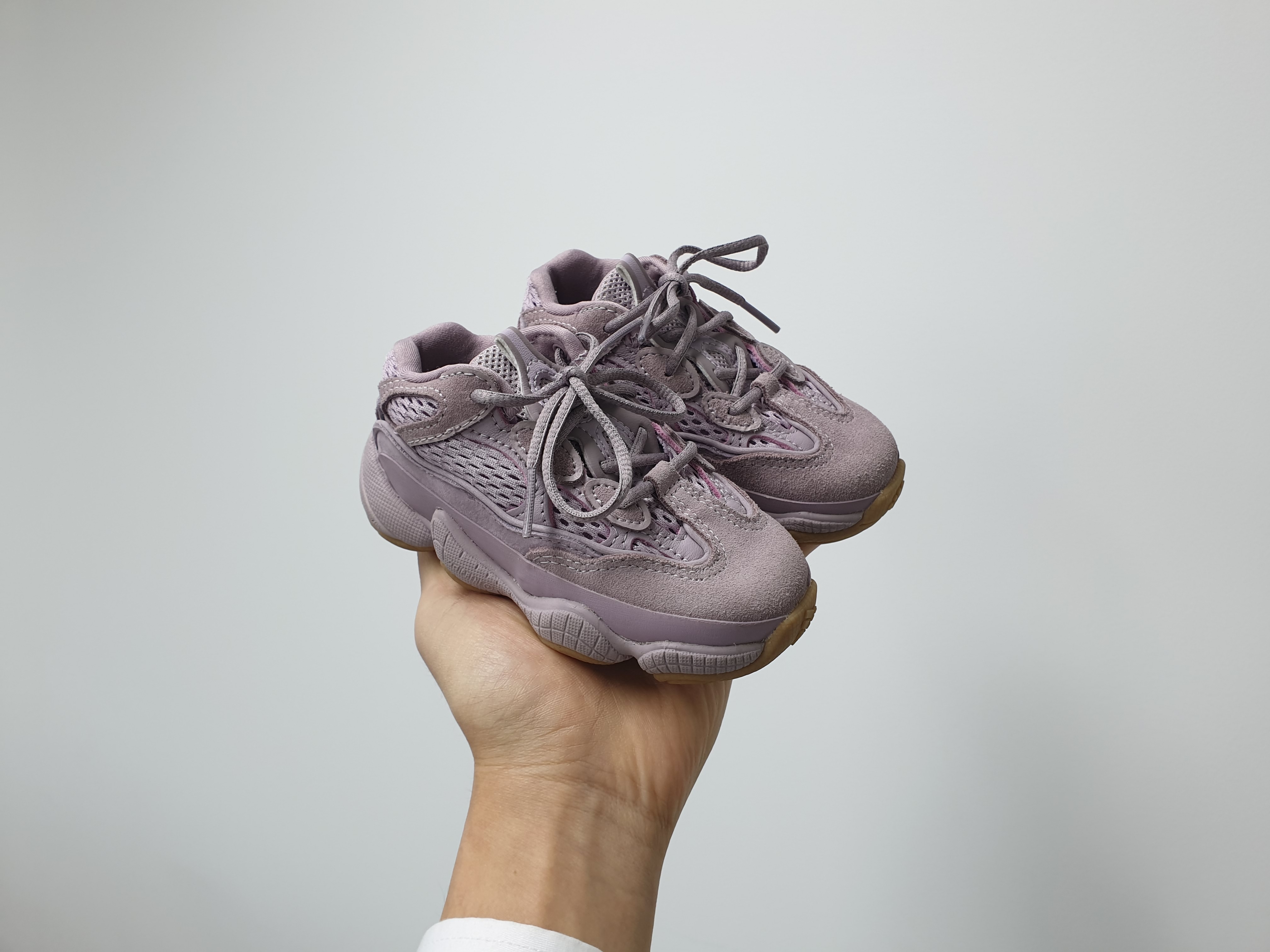 (Infant) Adidas Yeezy 500 Soft Vision 착용 스타일