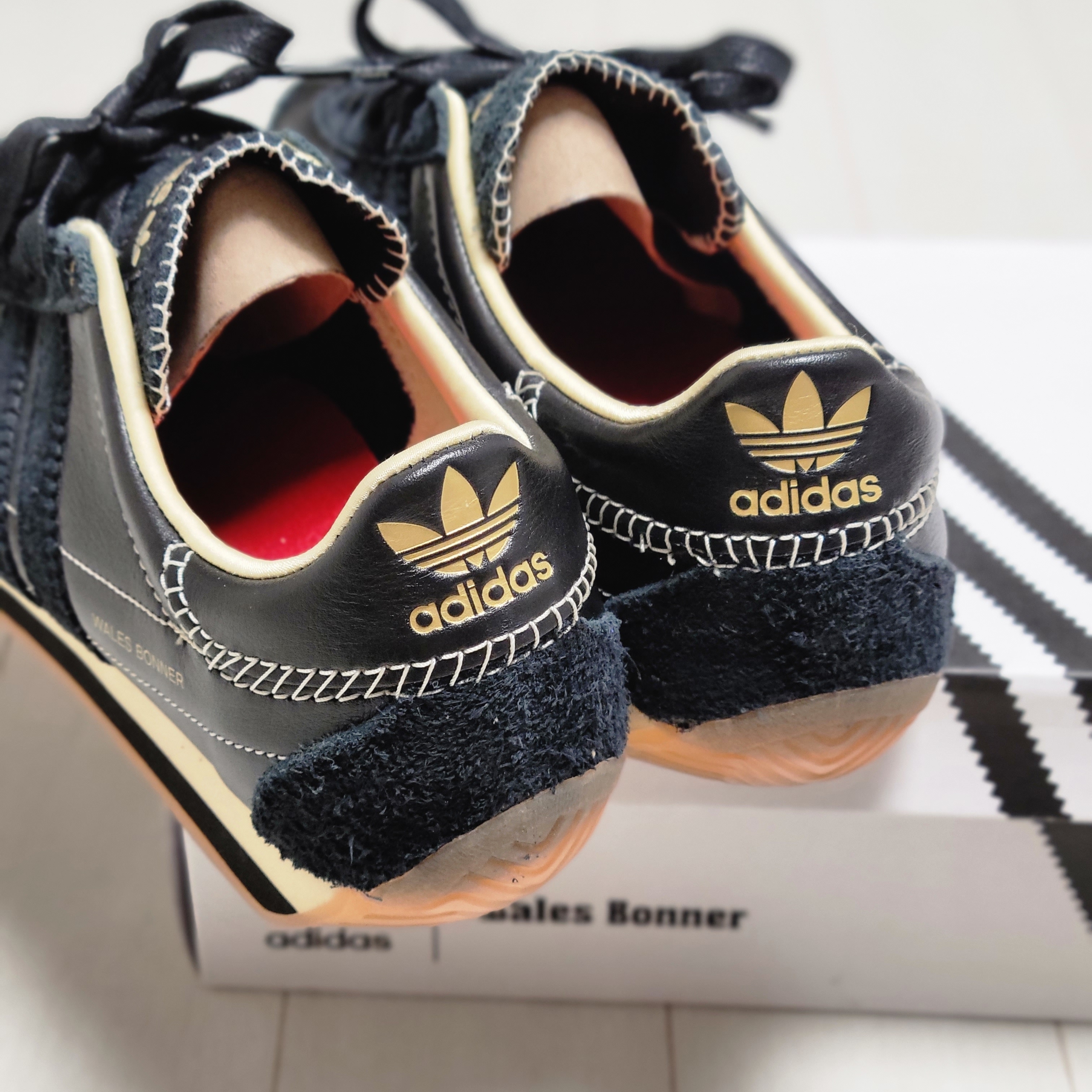 Adidas x Wales Bonner Country Core Black 착용 스타일 - 5