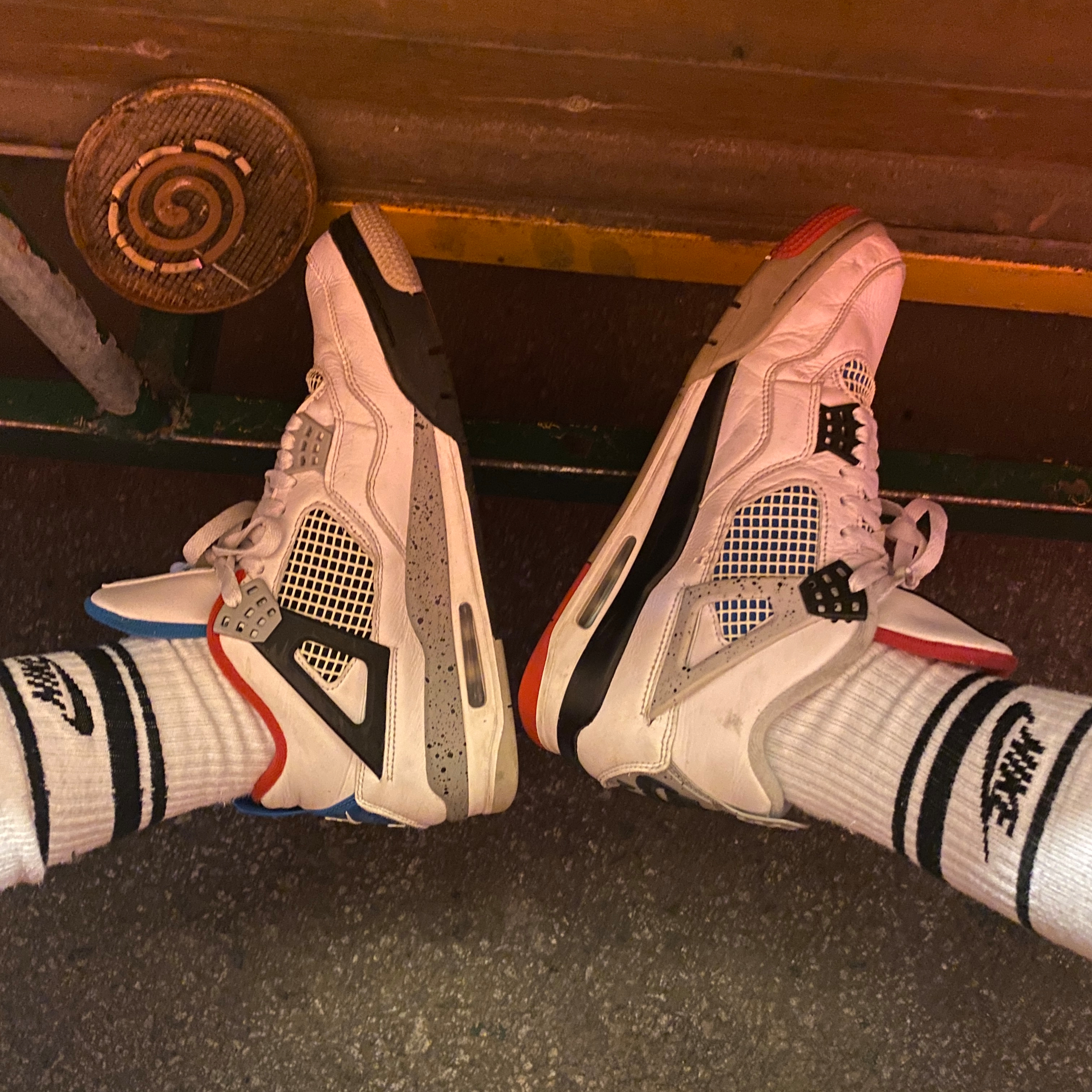 Jordan 4 Retro What The 4 착용 스타일