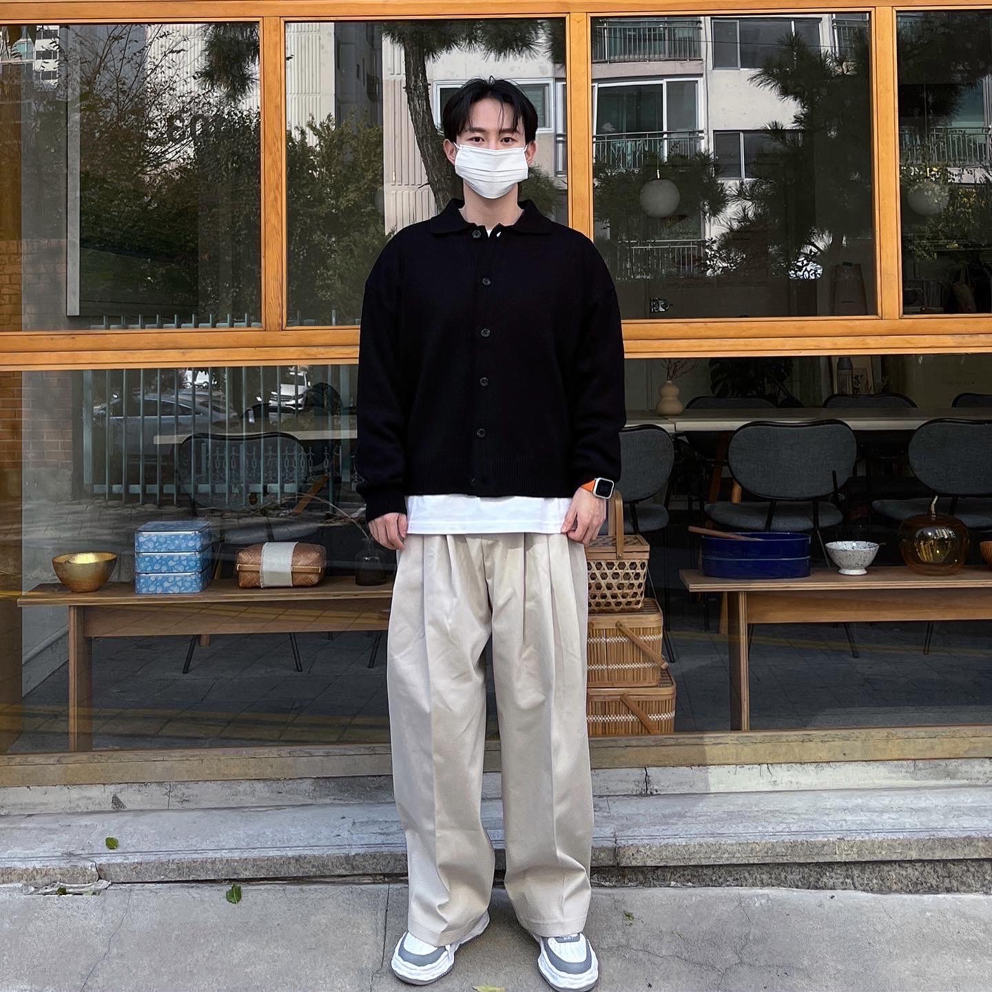 Maison Mihara Yasuhiro Wayne OG Sole Leather Low-top Sneakers Gray White 착용 스타일