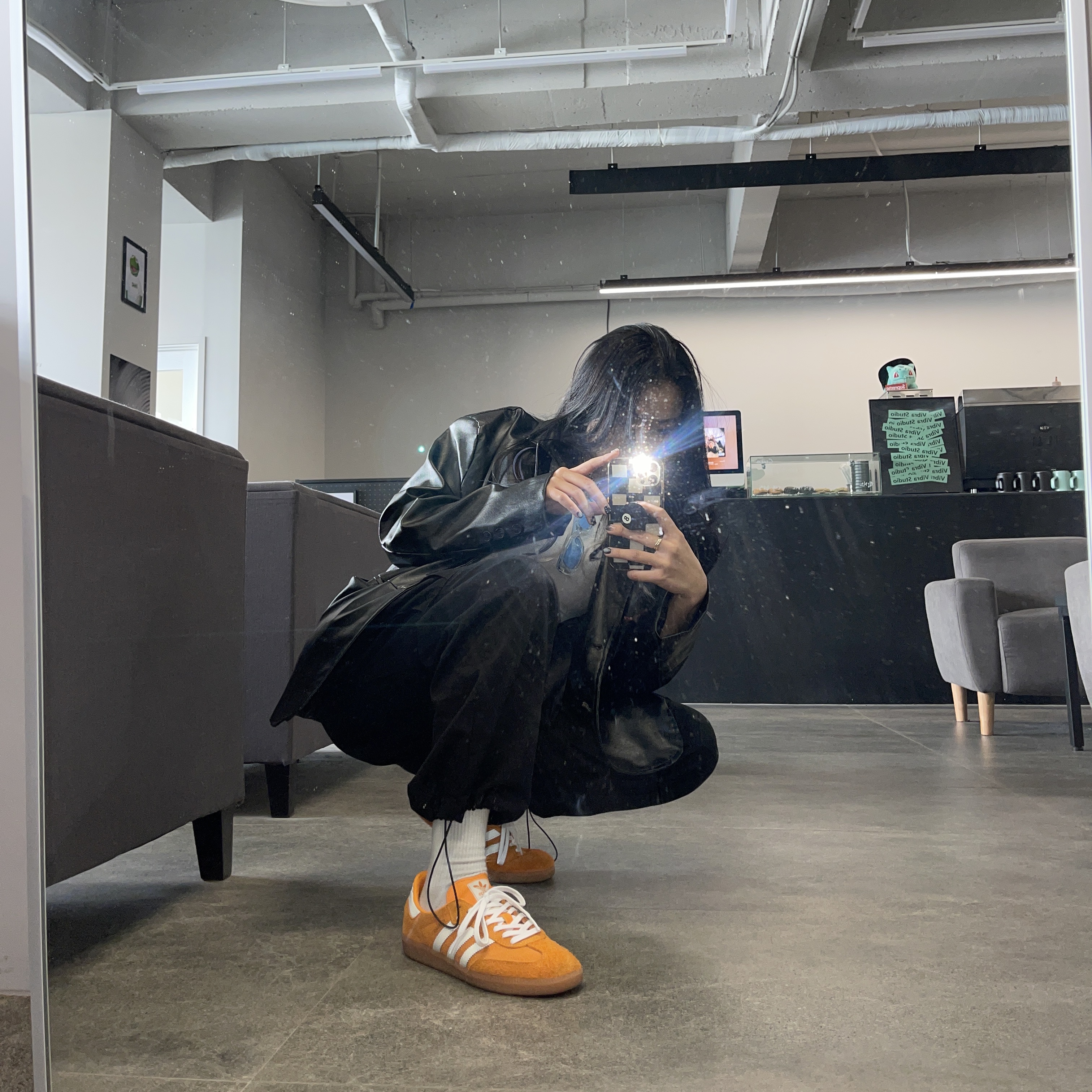 Adidas Samba OG Orange Rush 착용 스타일 - 2