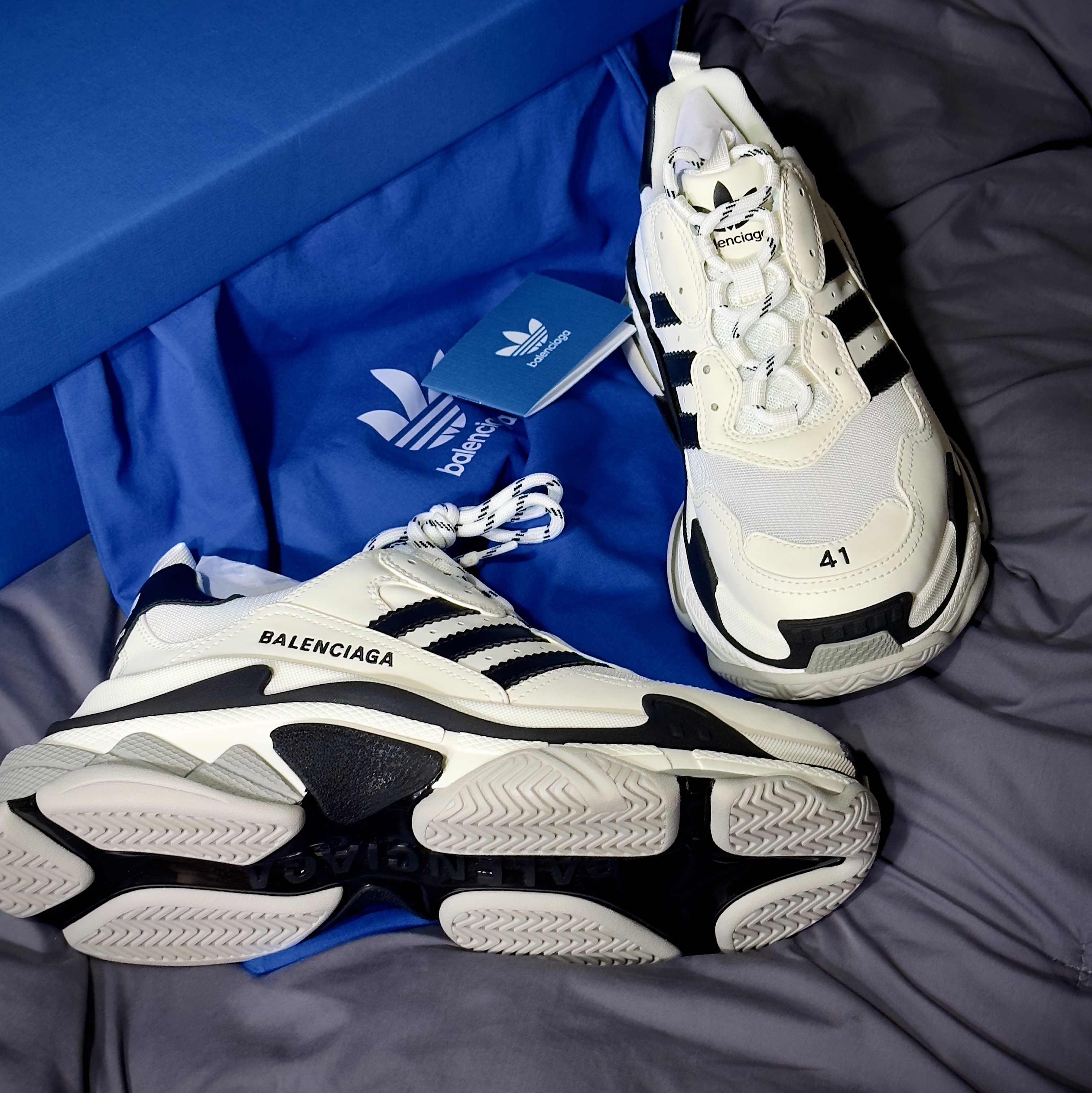 Balenciaga x Adidas Triple S Sneakers White Black 착용 스타일
