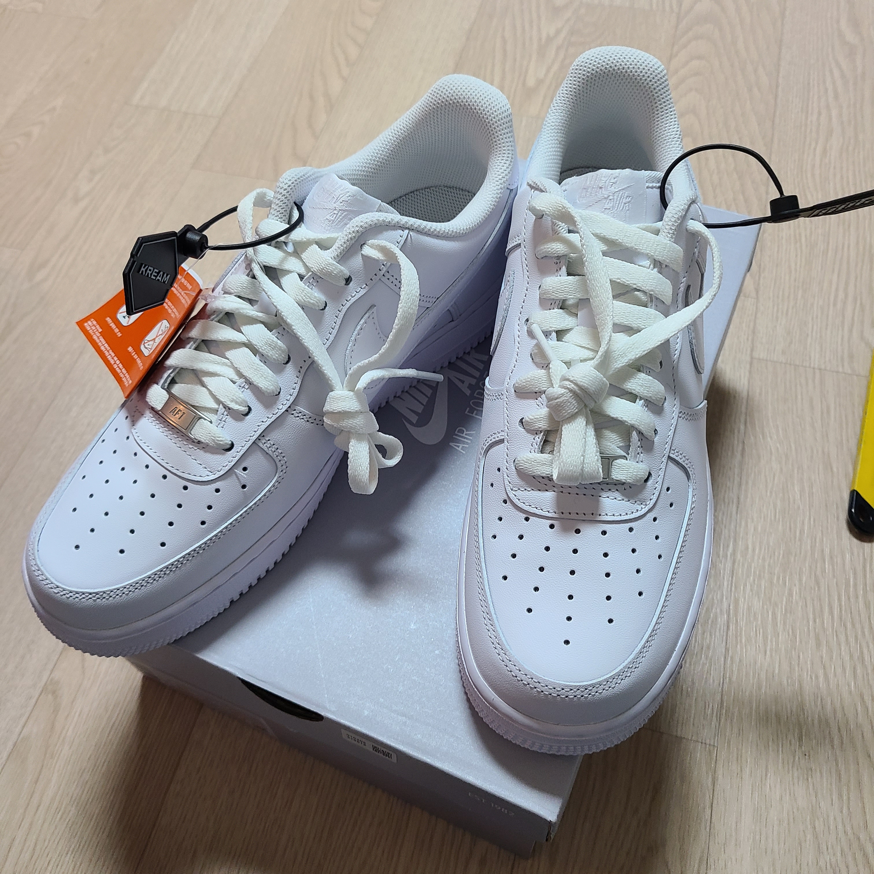 Nike Air Force 1 '07 Low White 착용 스타일