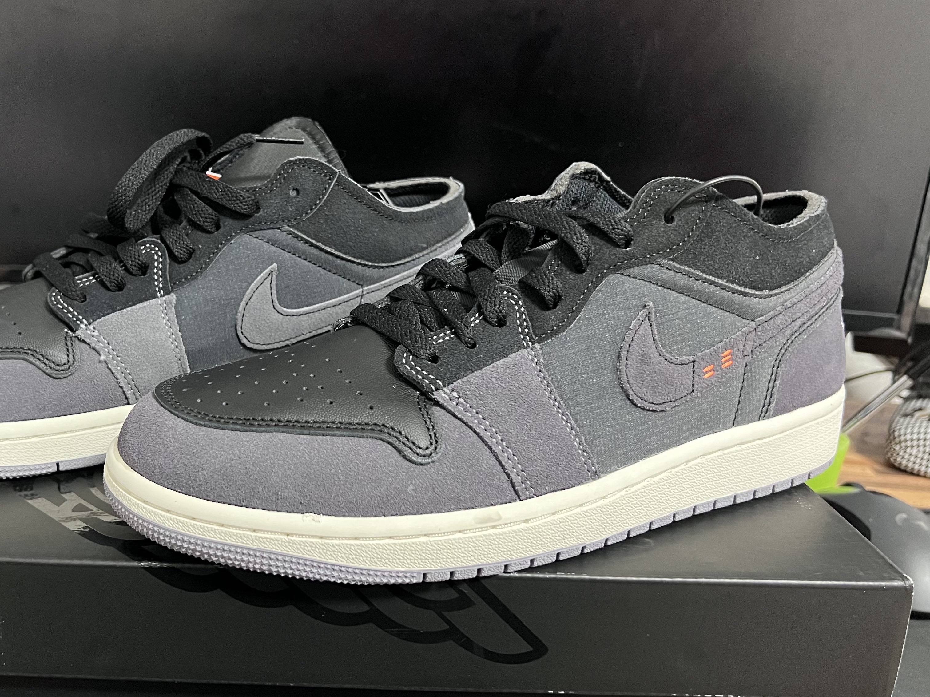 Jordan 1 Low SE Craft Black Cement Grey 착용 스타일