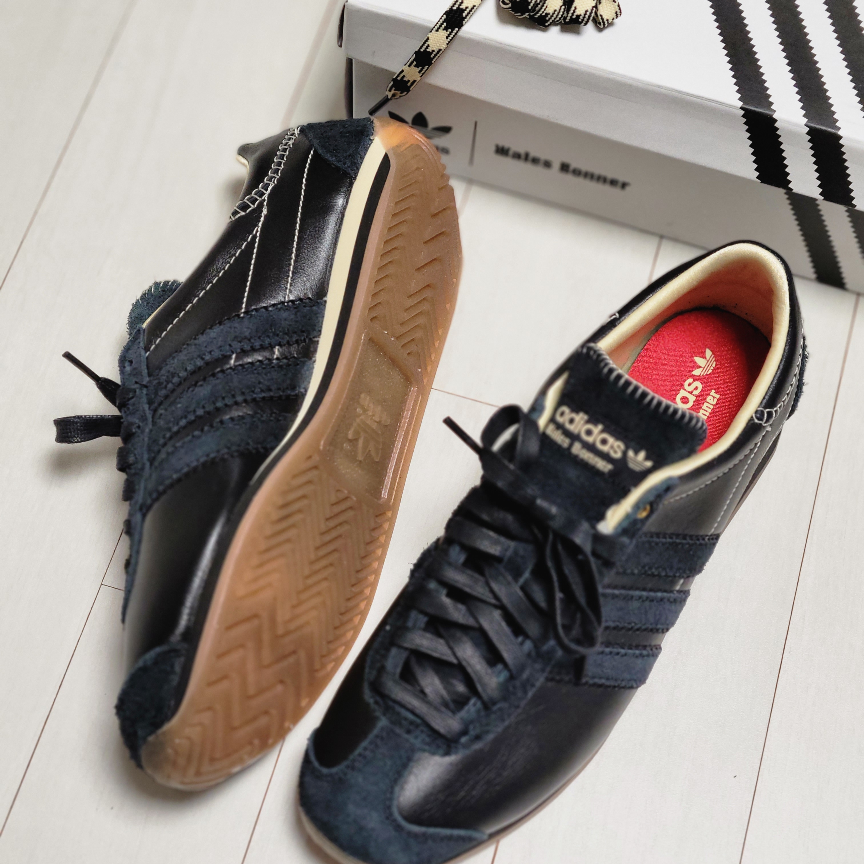 Adidas x Wales Bonner Country Core Black 착용 스타일 - 2