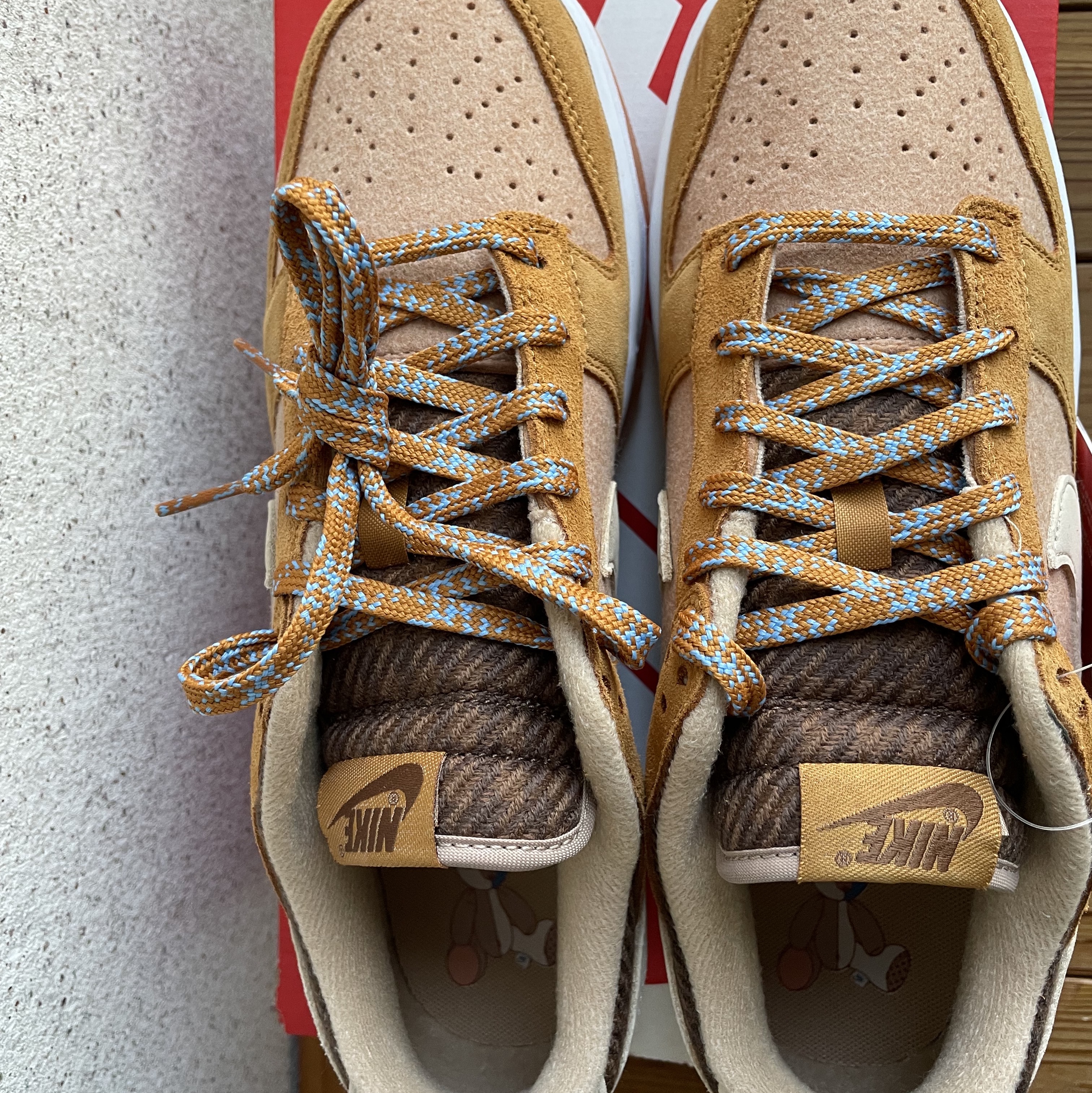 Nike Dunk Low SE Praline Desert Ochre 착용 스타일 - 2