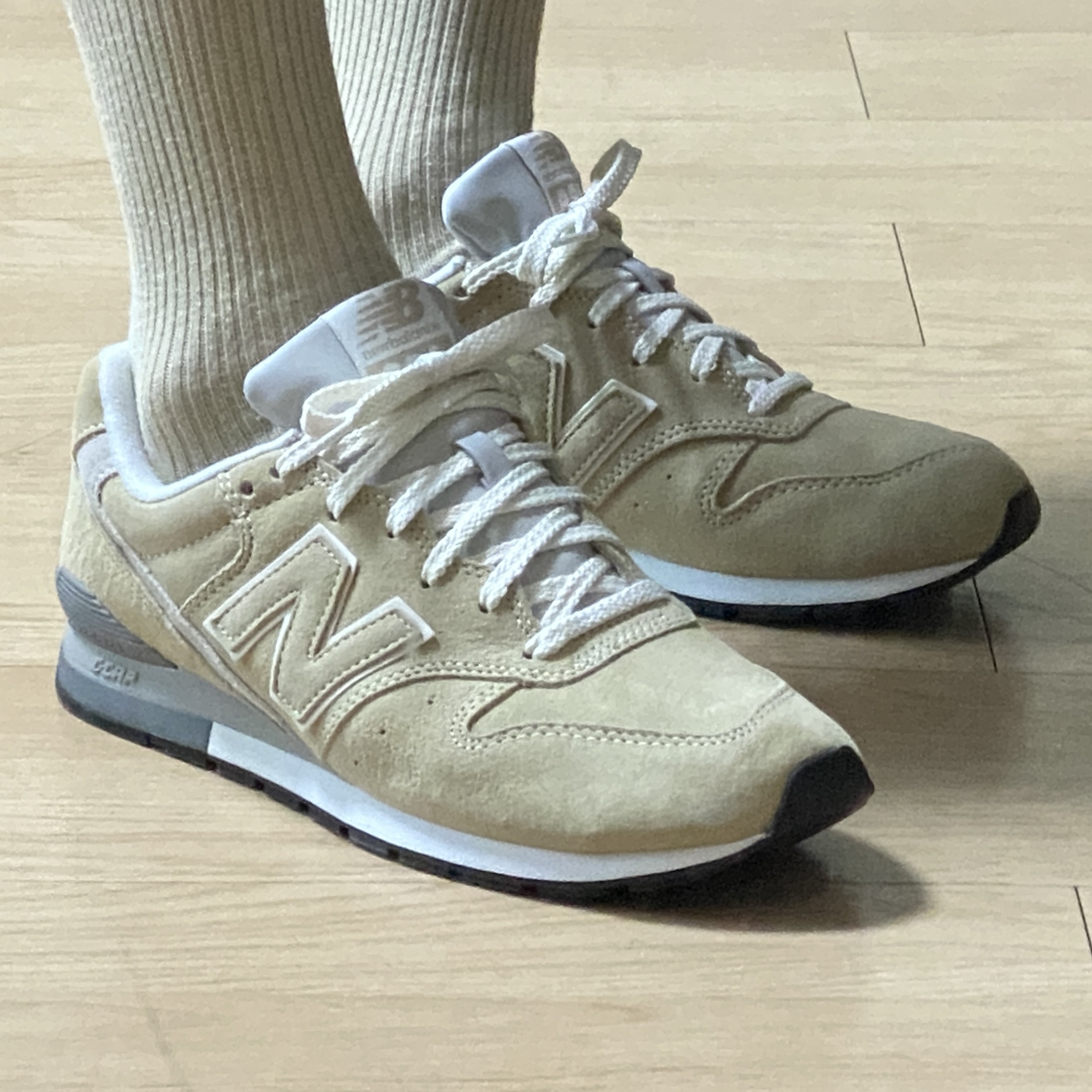 New Balance 996 Beige 착용 스타일