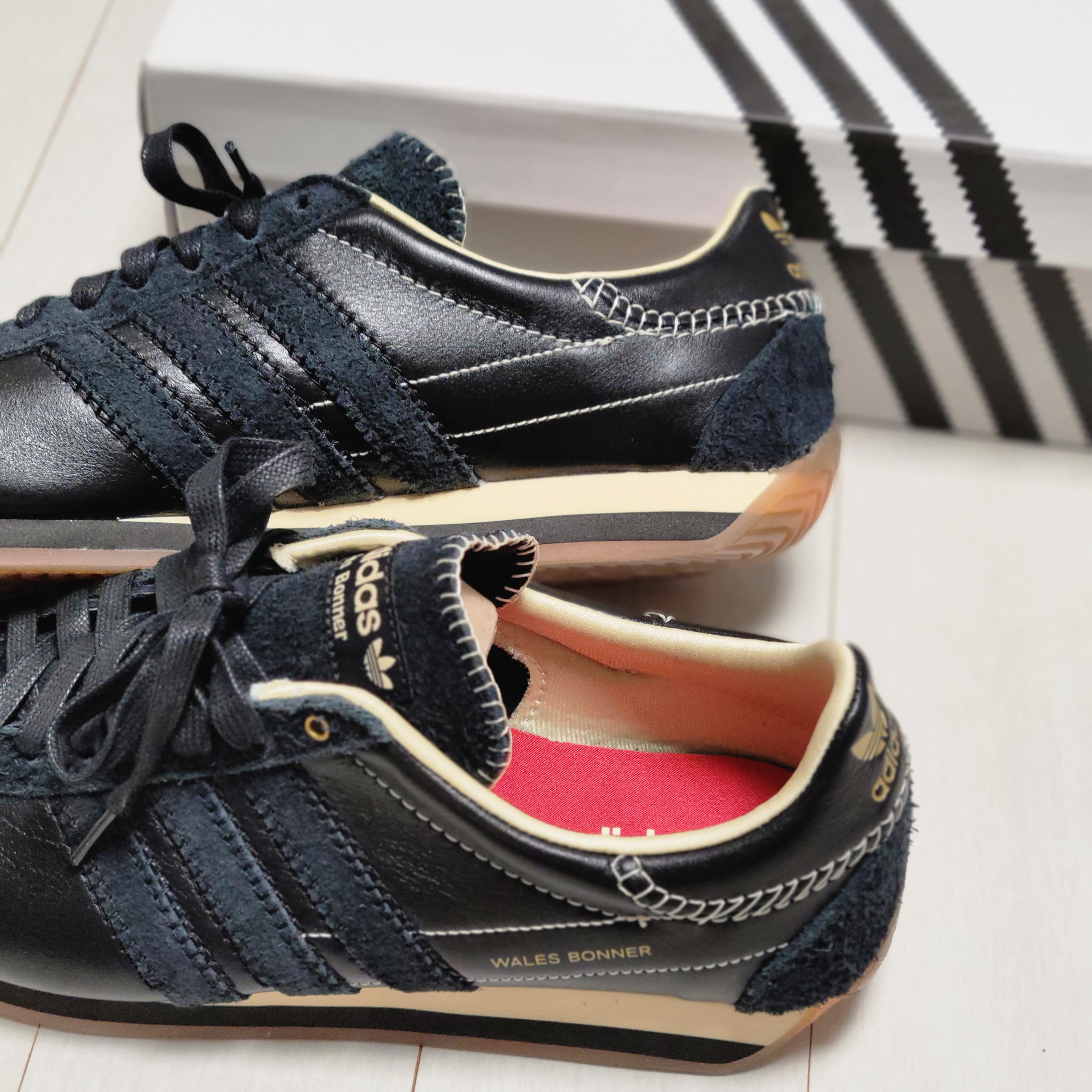 Adidas x Wales Bonner Country Core Black 착용 스타일 - 4