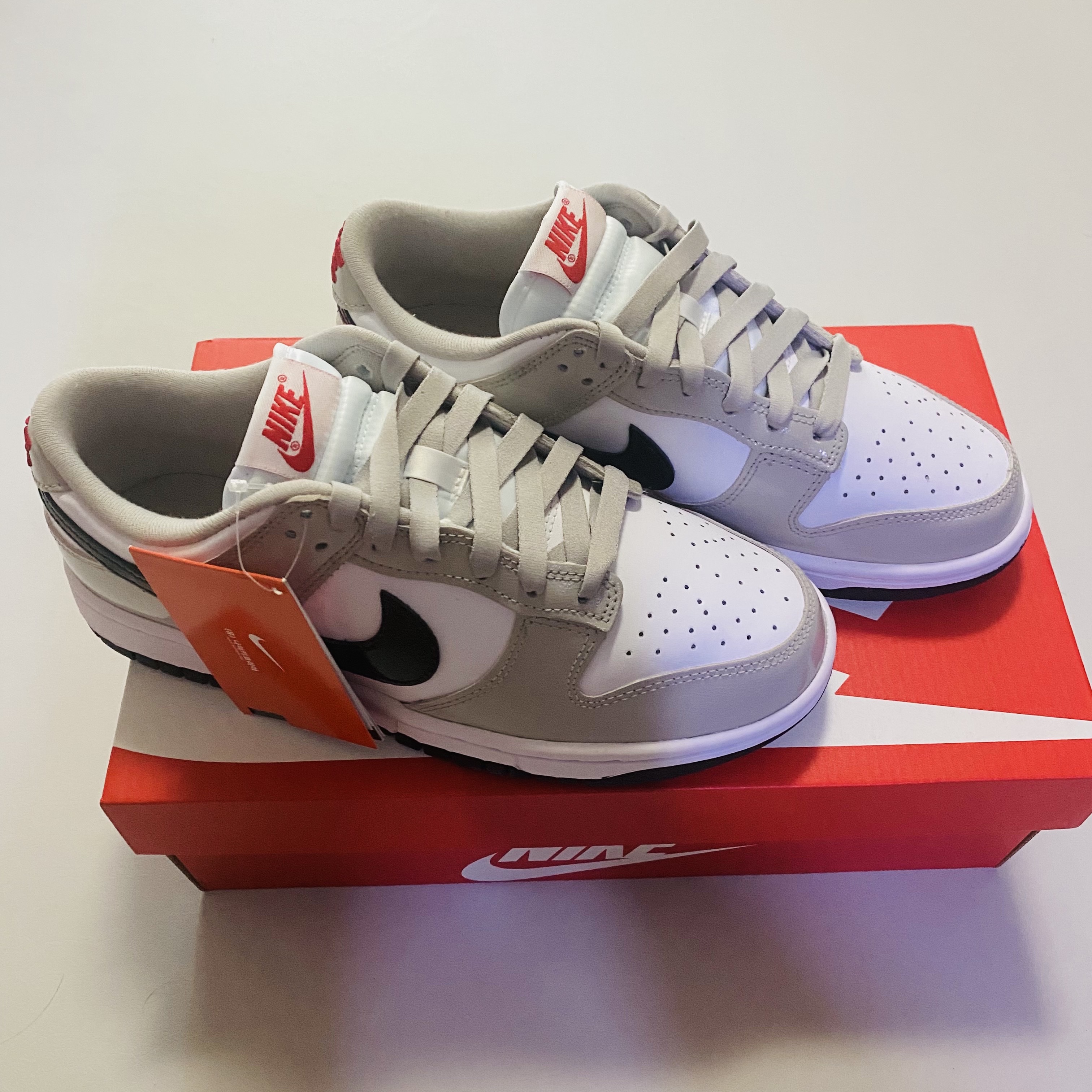 (W) Nike Dunk Low Essential Light Iron Ore Black 착용 스타일 - 2
