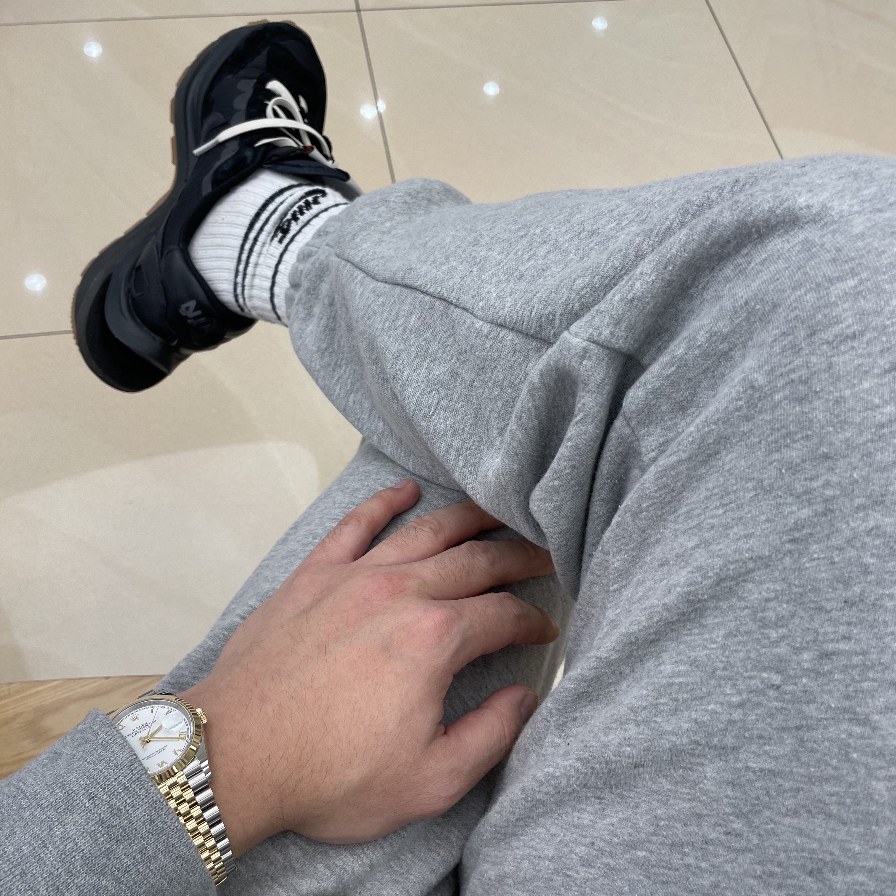 Rolex Datejust 36mm 126233 White Roman Jubilee, Nike x Sacai VaporWaffle Black and Gum 착용 스타일 - 2