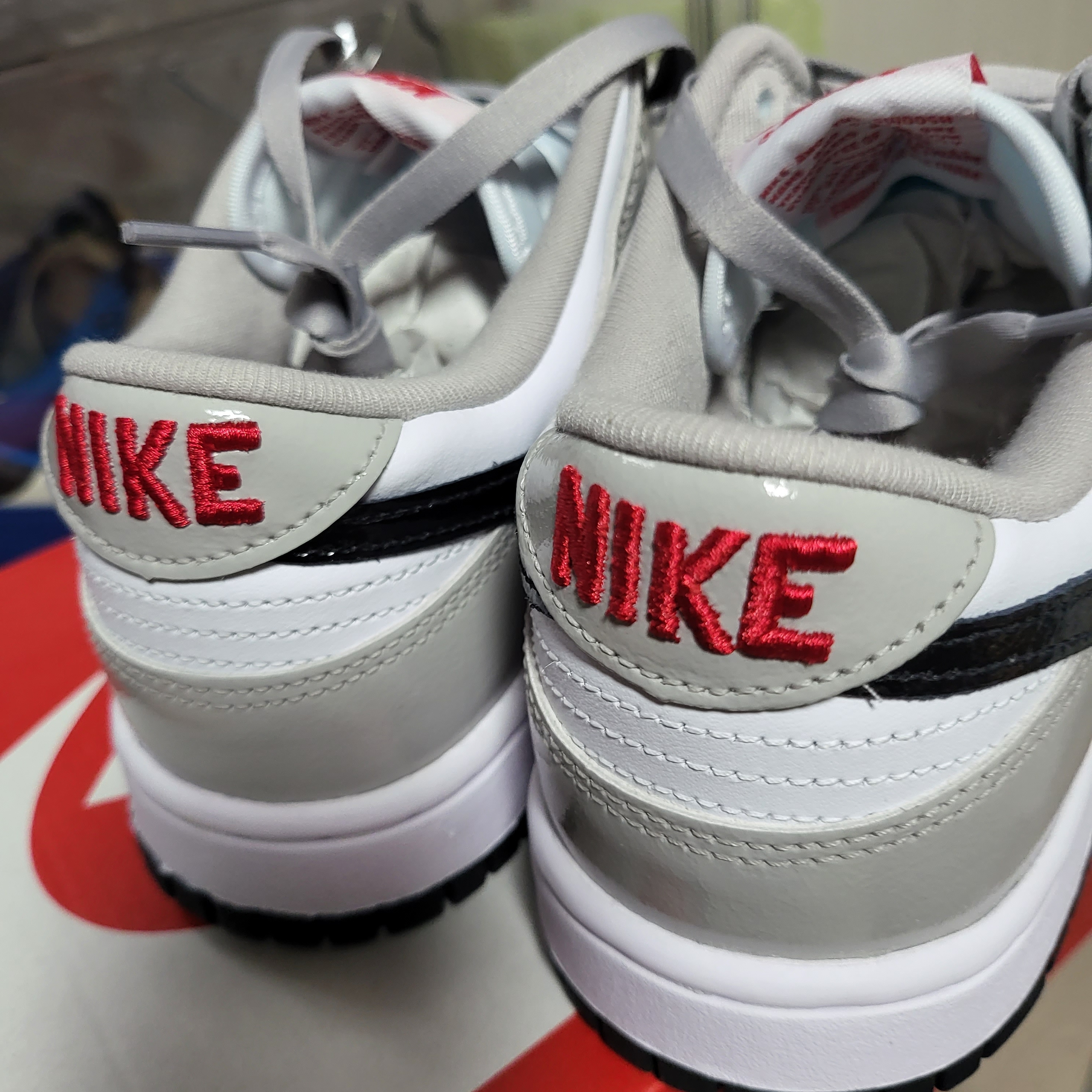 (W) Nike Dunk Low Essential Light Iron Ore Black 착용 스타일 - 1