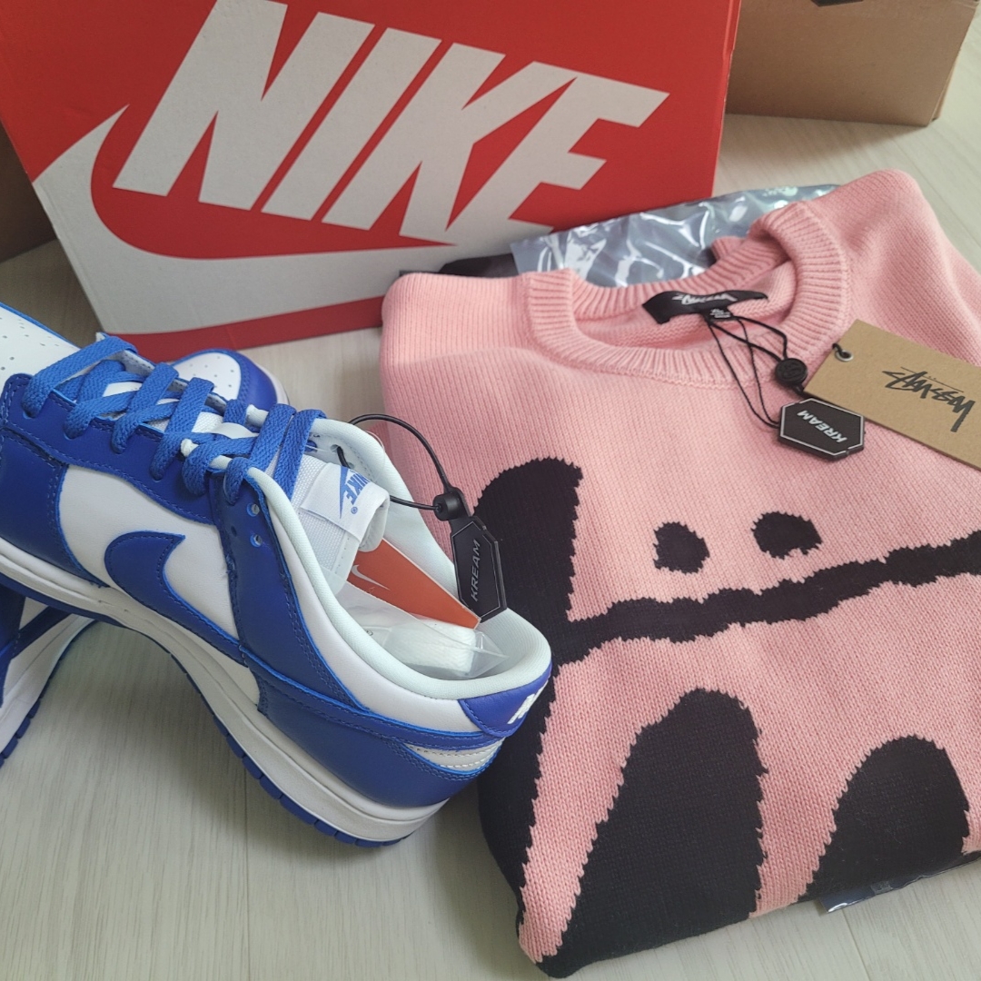 Nike Dunk Low SP Kentucky 2022, Stussy Stock Sweater Pink 착용 스타일