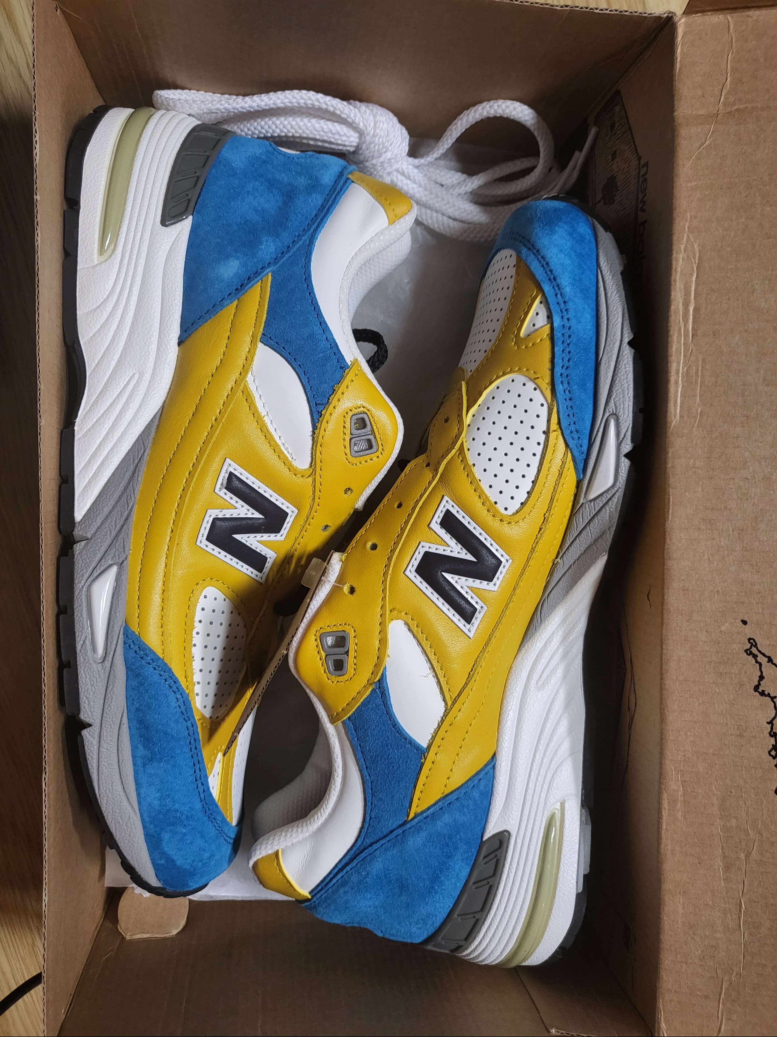 New Balance x SNS 991 Made in UK Yellow Blue 착용 스타일