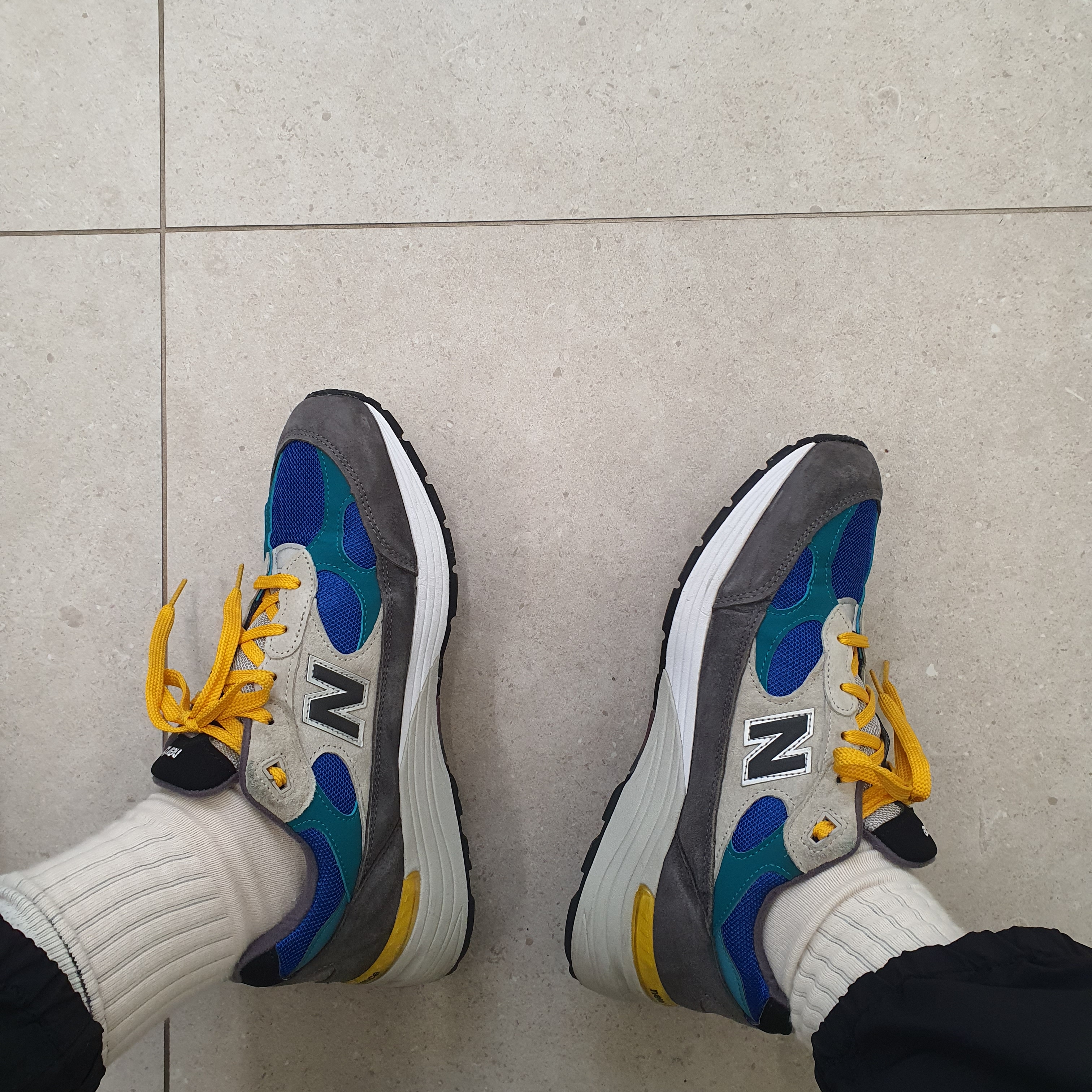 New Balance x Billy's 992 Made in USA Grey Blue Teal 착용 스타일 - 1