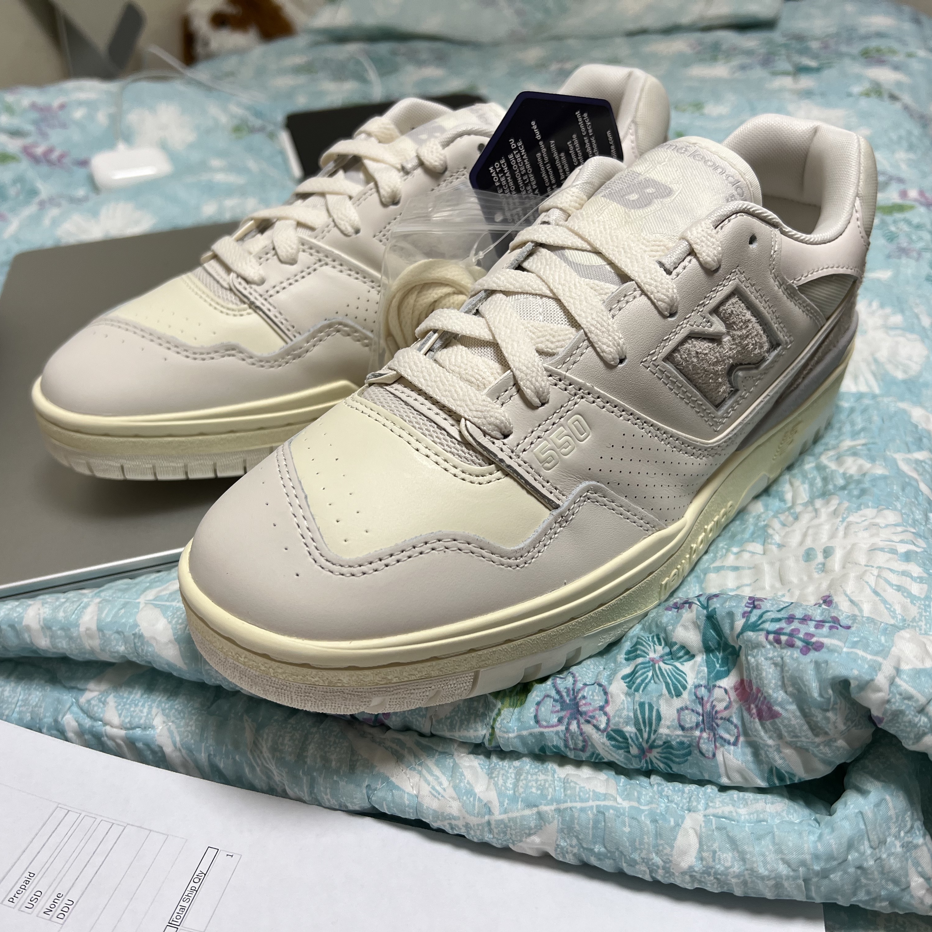 New Balance x Aime Leon Dore 550 White Leather 착용 스타일 - 2