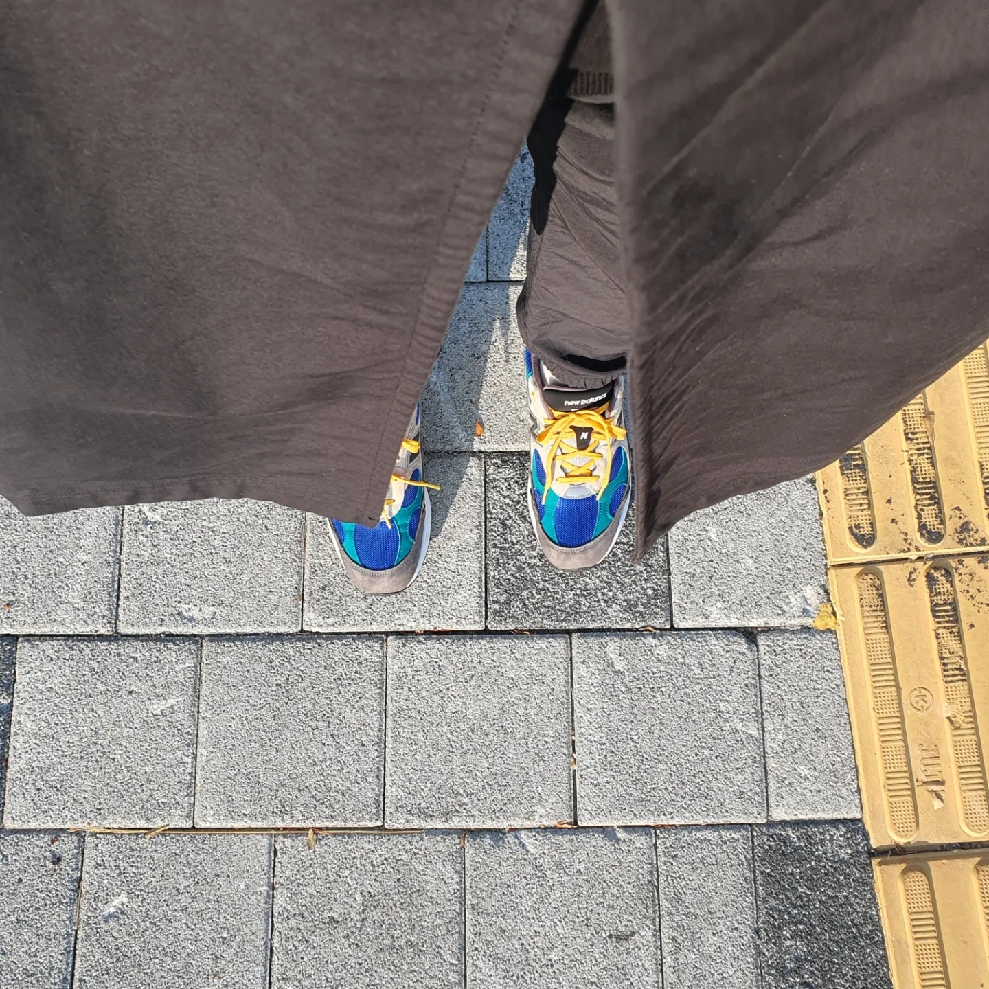 New Balance x Billy's 992 Made in USA Grey Blue Teal 착용 스타일 - 3