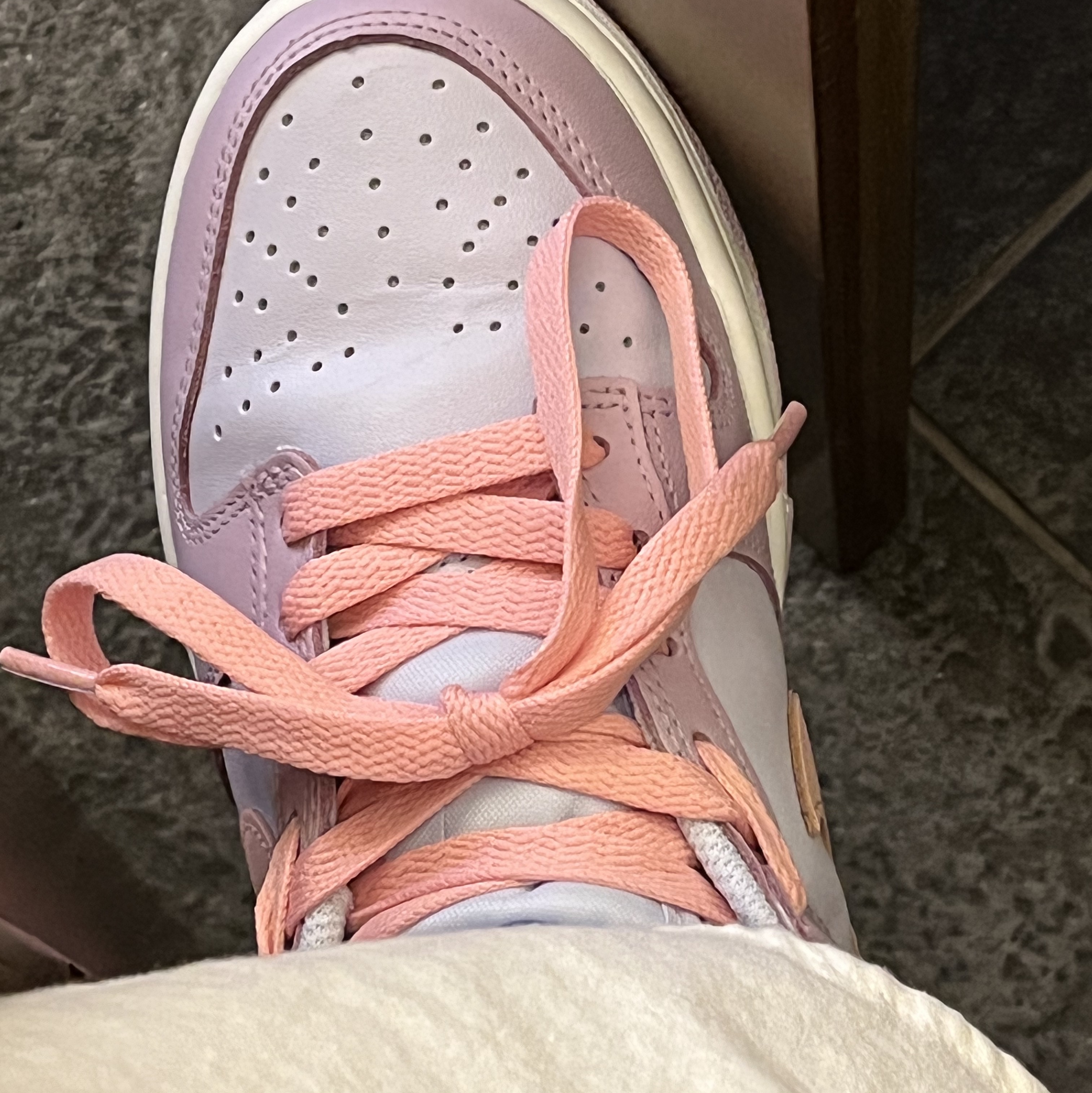 (W) Nike Dunk Low Atmosphere Pink 착용 스타일