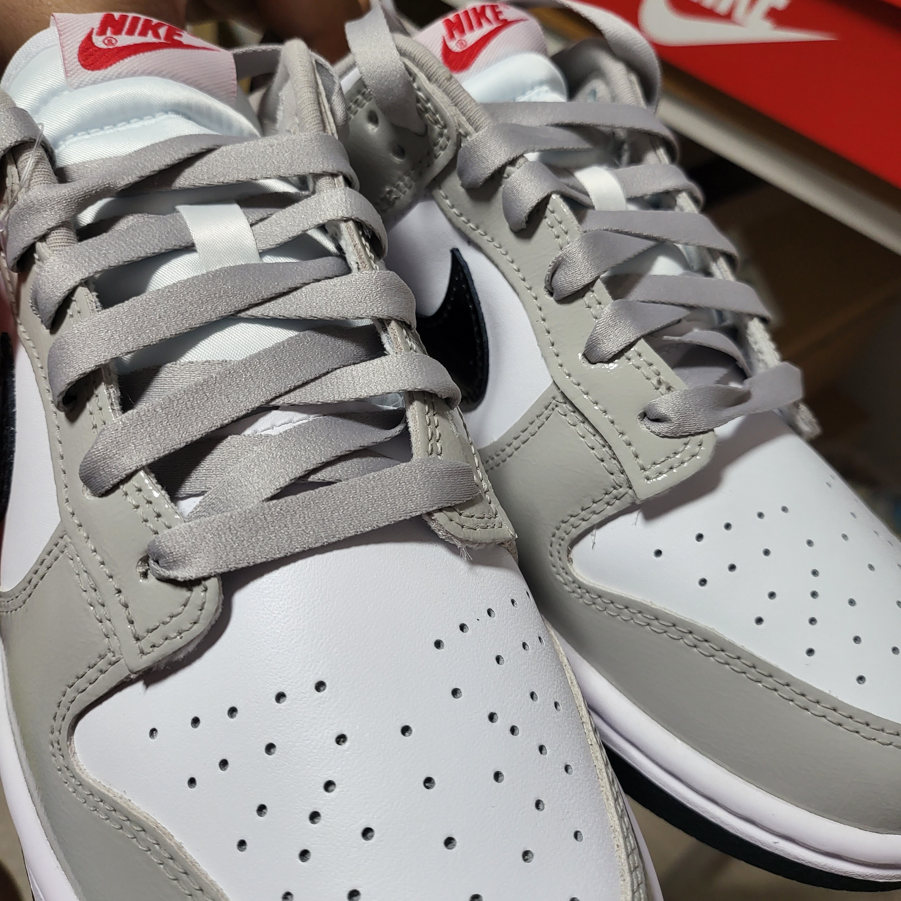 (W) Nike Dunk Low Essential Light Iron Ore Black 착용 스타일 - 4