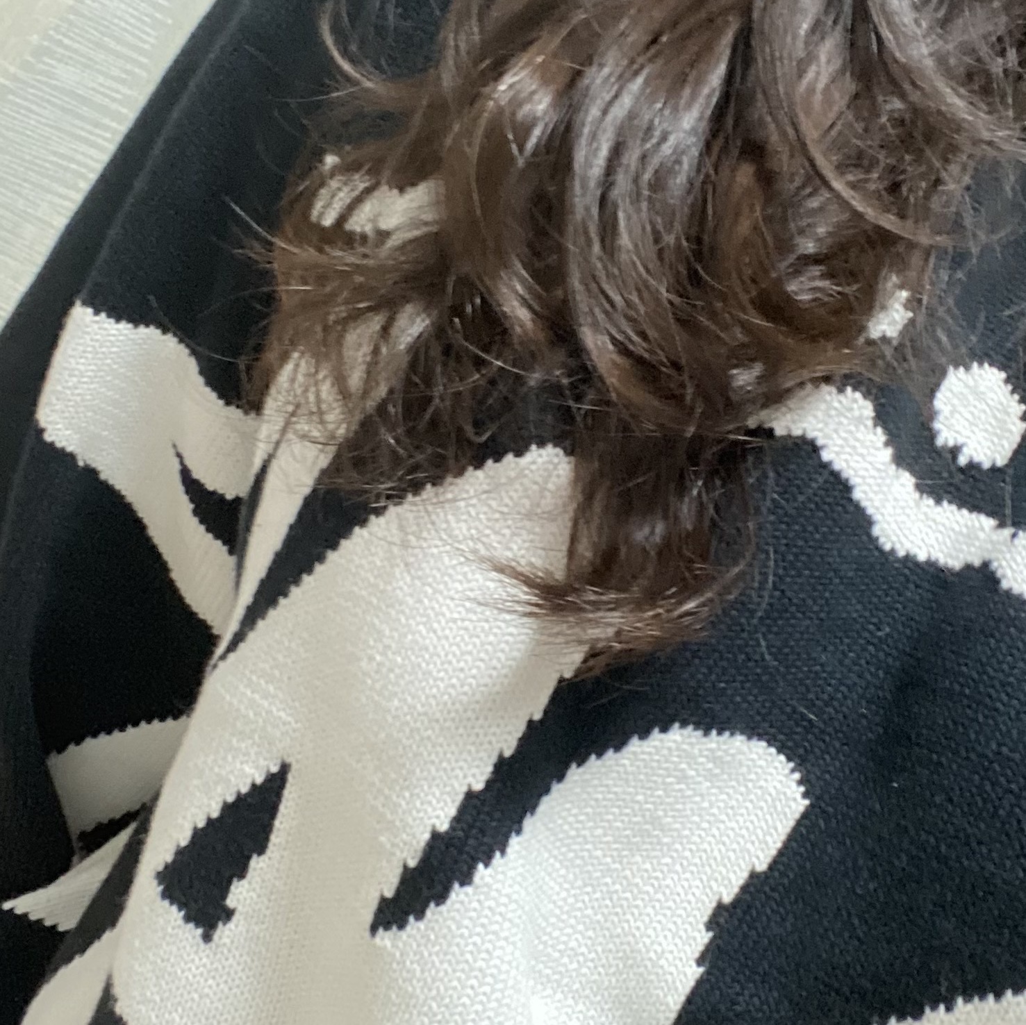 Stussy Stock Sweater Black 착용 스타일