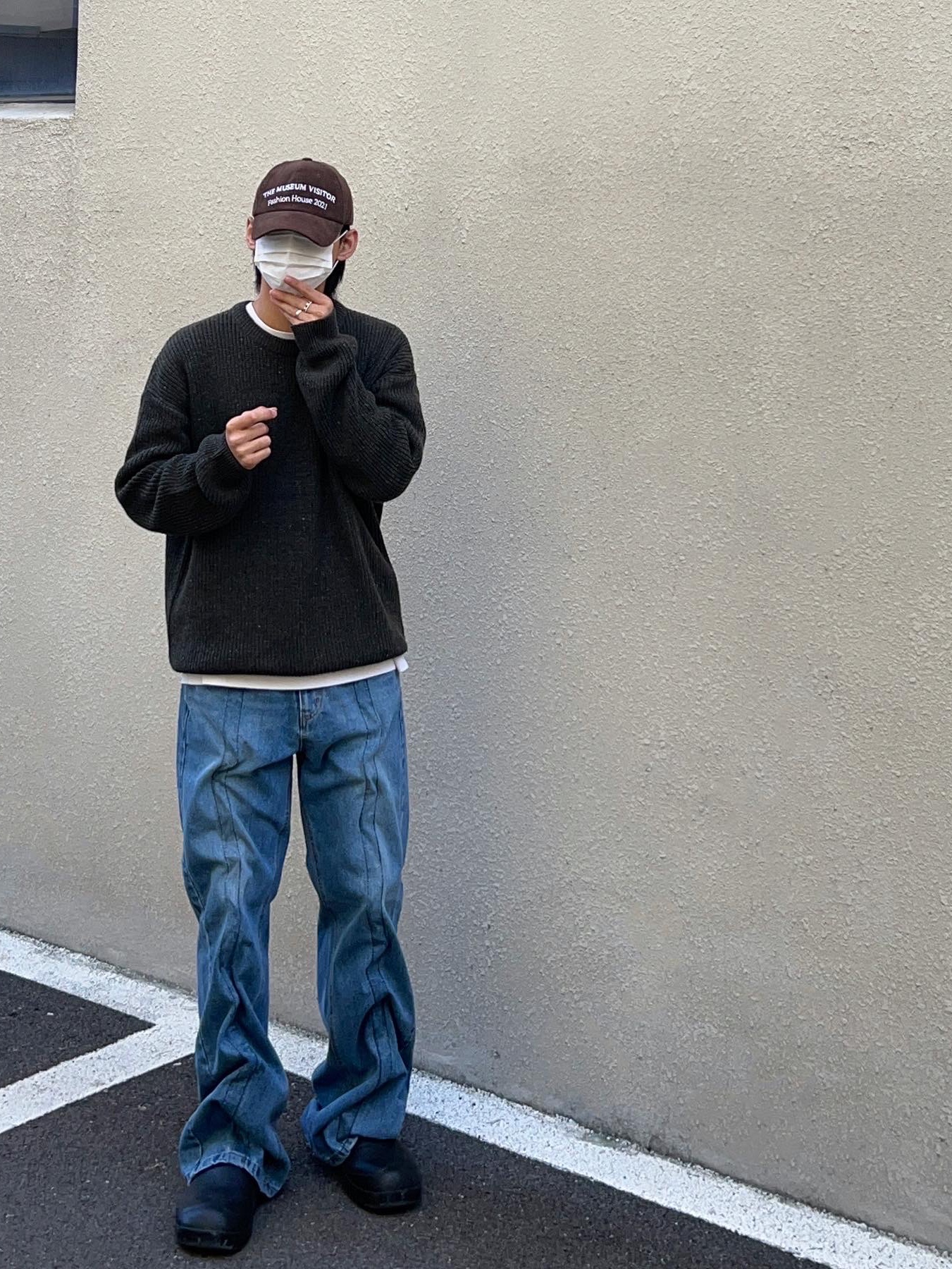 The Museum Visitor Corduroy Ball Cap Brown 착용 스타일 - 2