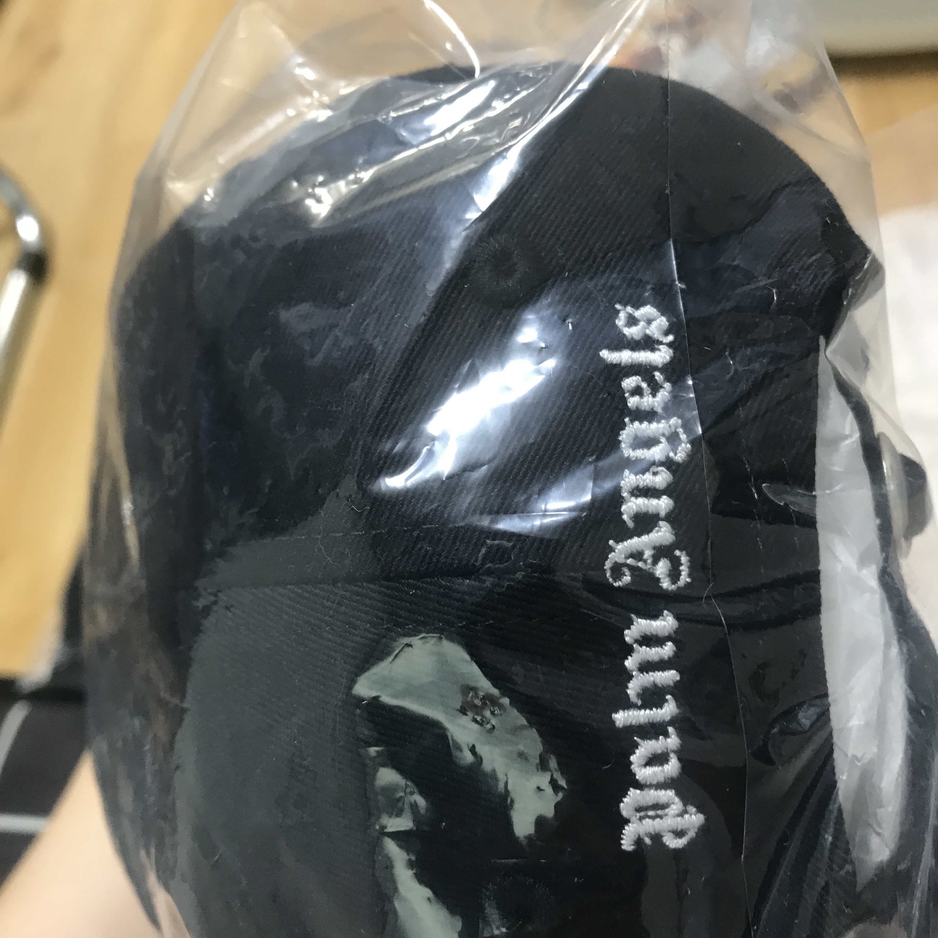 Palm Angels Black Logo Cap Black White 착용 스타일 - 3