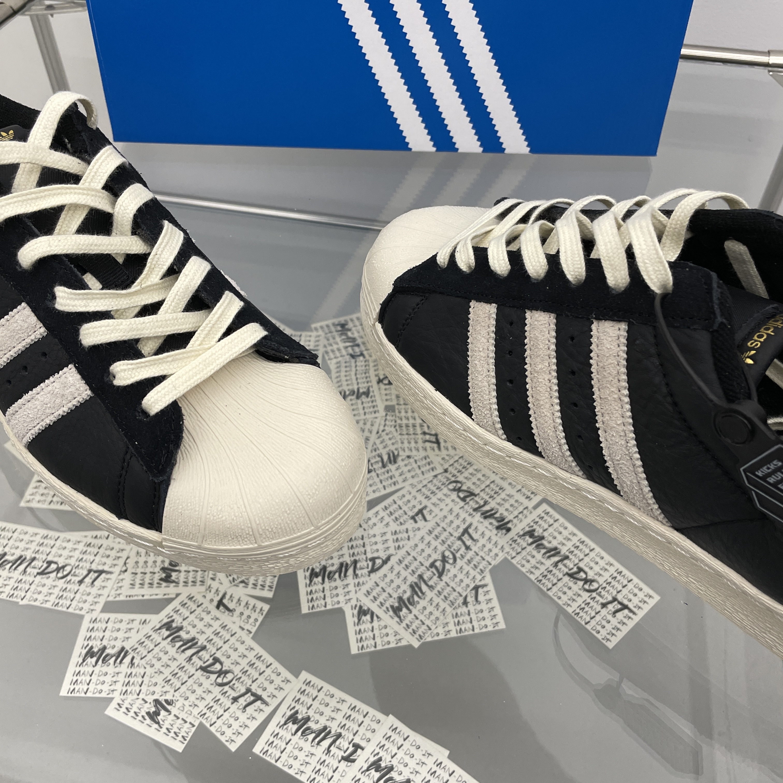 Adidas Superstar 82 Black White 착용 스타일