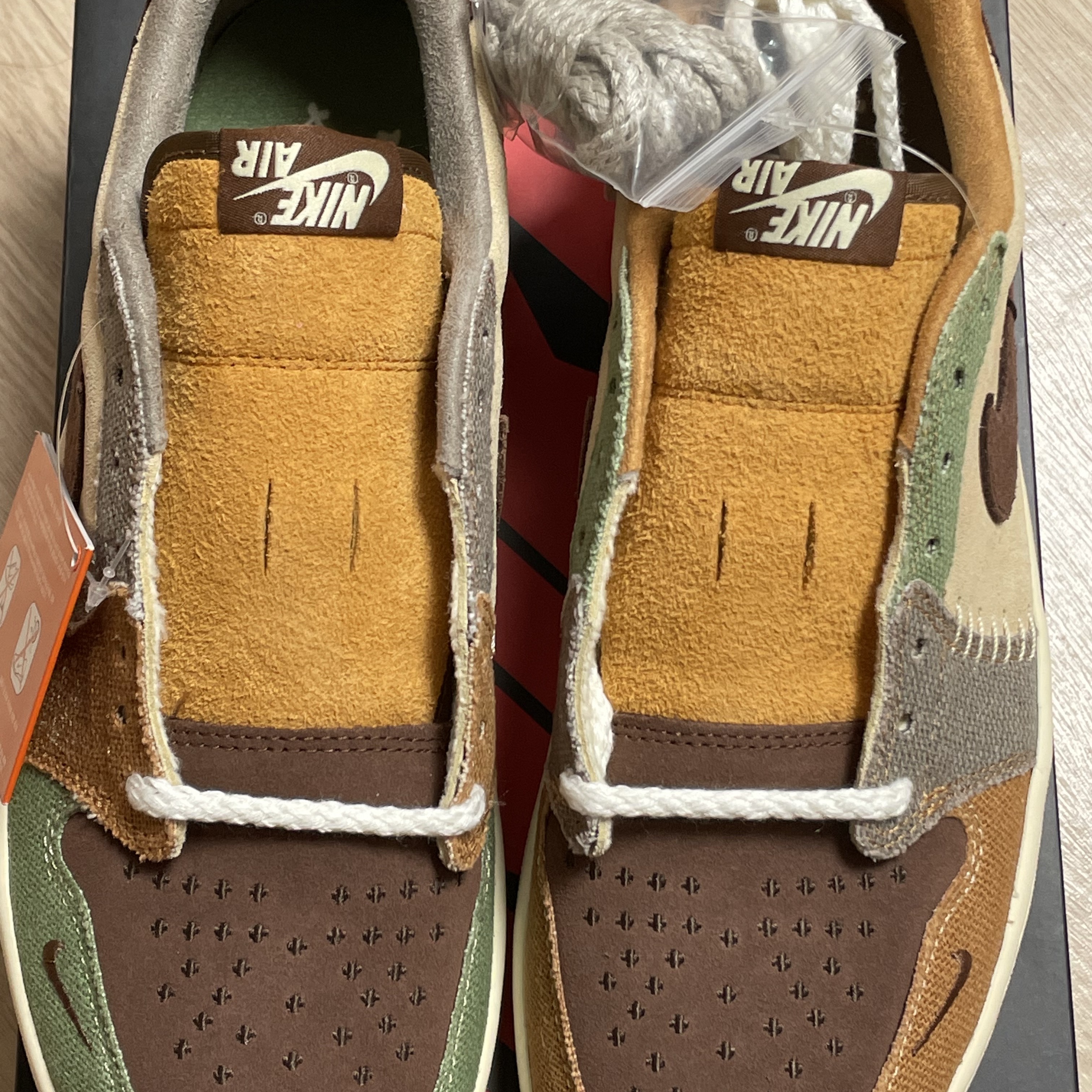 Jordan 1 x Zion Williamson Retro Low OG Flax and Oil Green 착용 스타일 - 3