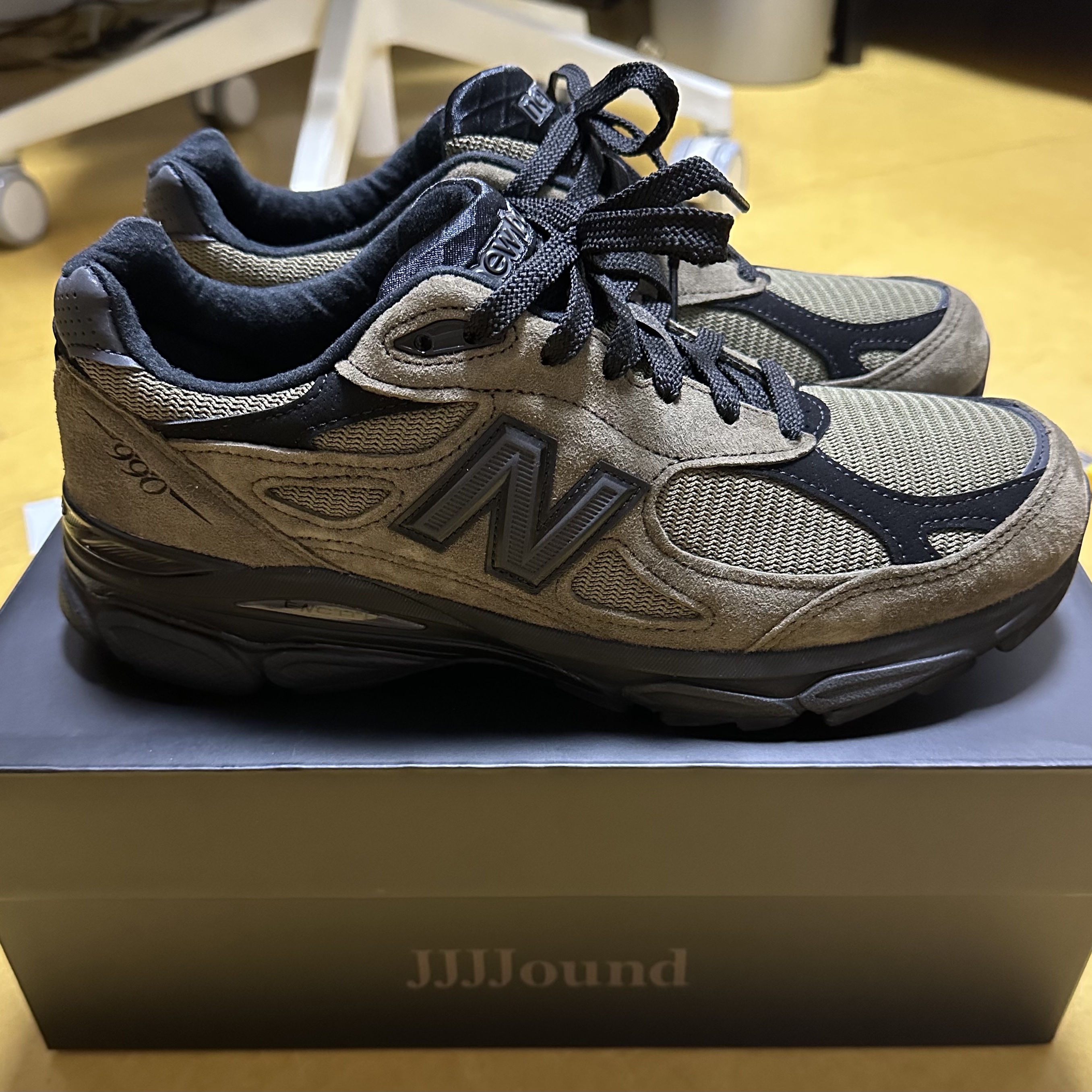 New Balance x JJJJound 990v3 Brown Black 착용 스타일 - 4