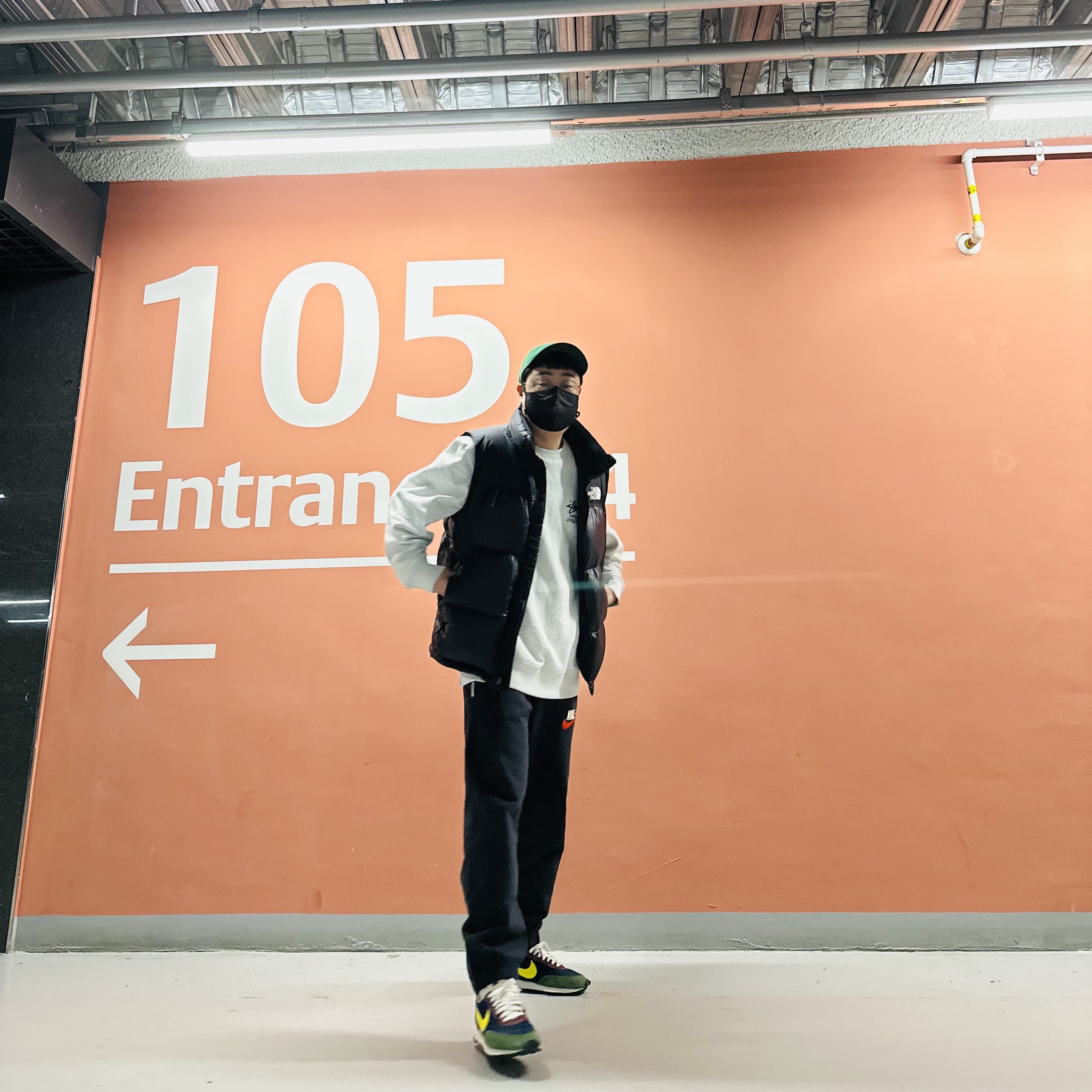 Nike Heritage 86 Futura Washed Cap Gorge Green, The North Face White Label Novelty Nuptse Down Vest Black 착용 스타일 - 3