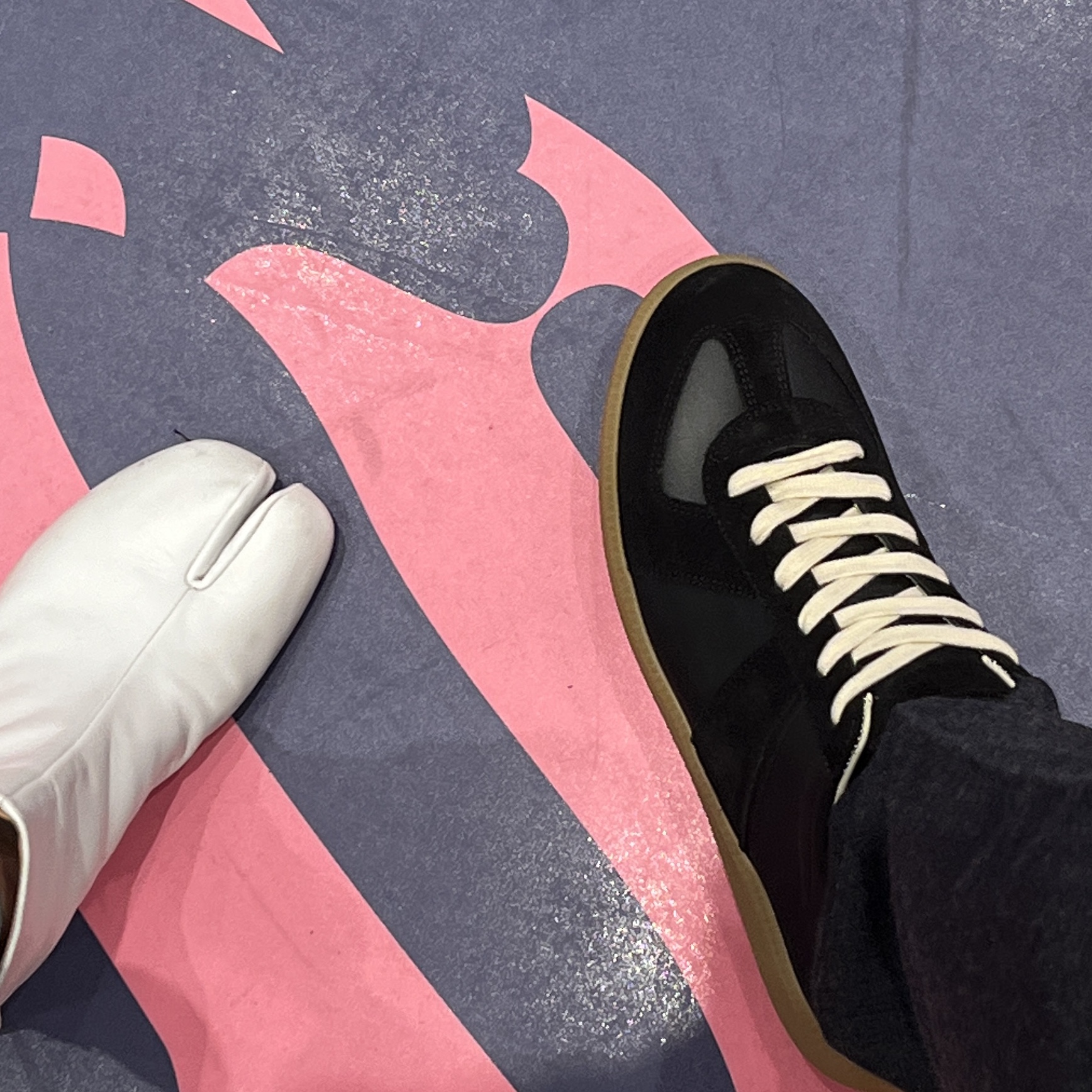 Maison Margiela Calfskin Replica Sneakers Black 착용 스타일