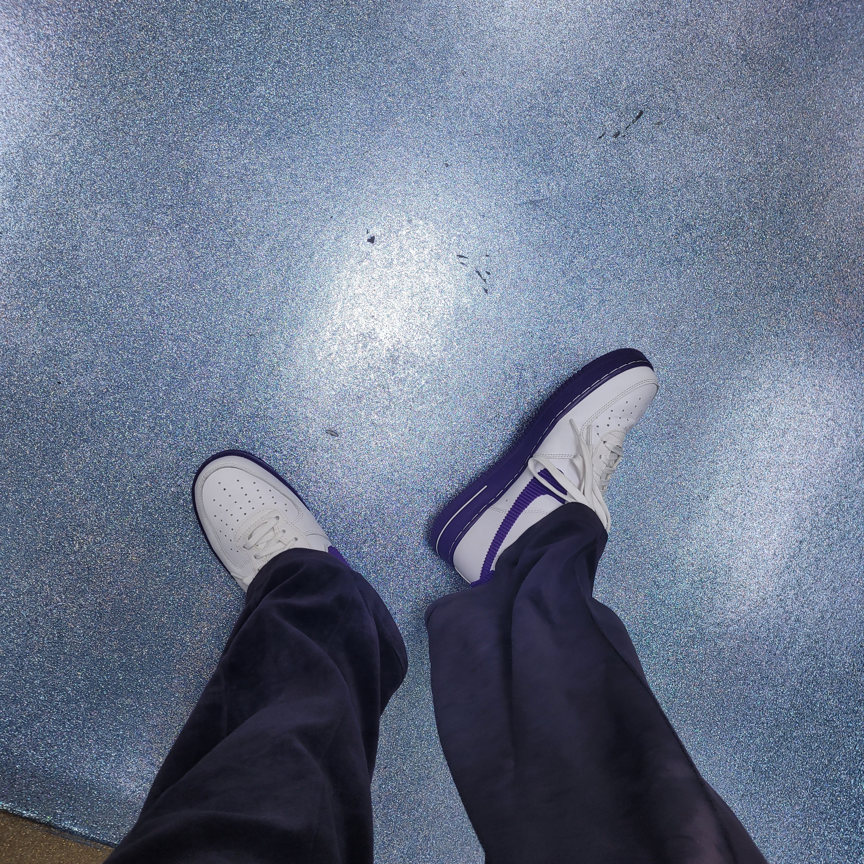 Nike Air Force 1 '07 LV8 EMB White and Court Purple 착용 스타일